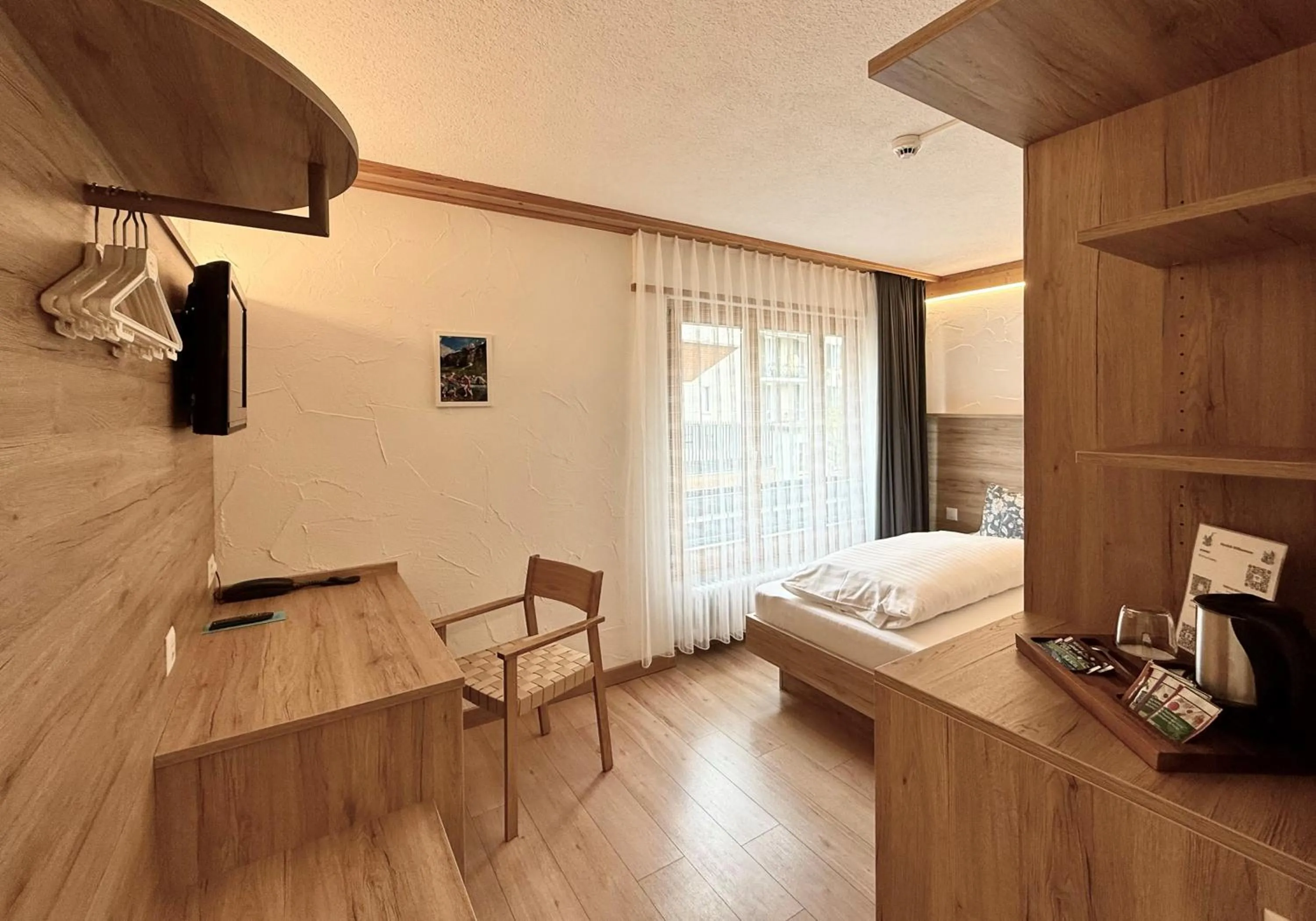 Photo of the whole room, Bed in Hotel Crystal