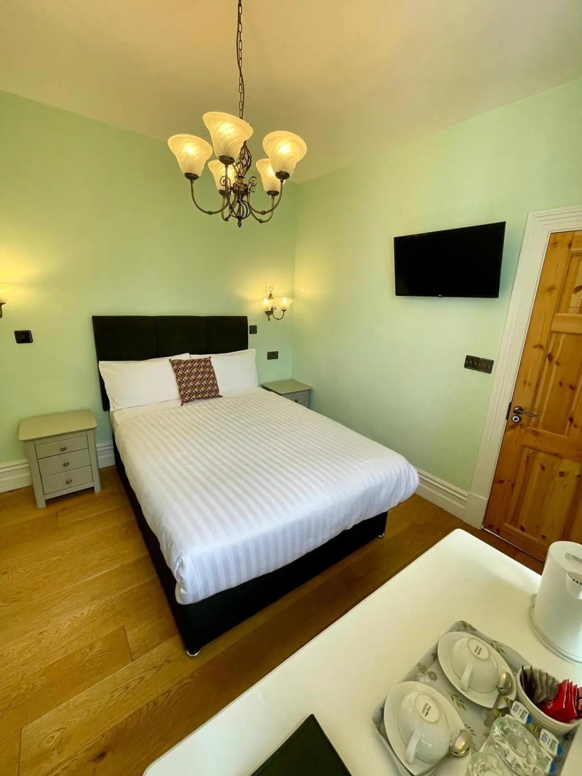 Photo of the whole room, Bed in Shandon Bells Guest House