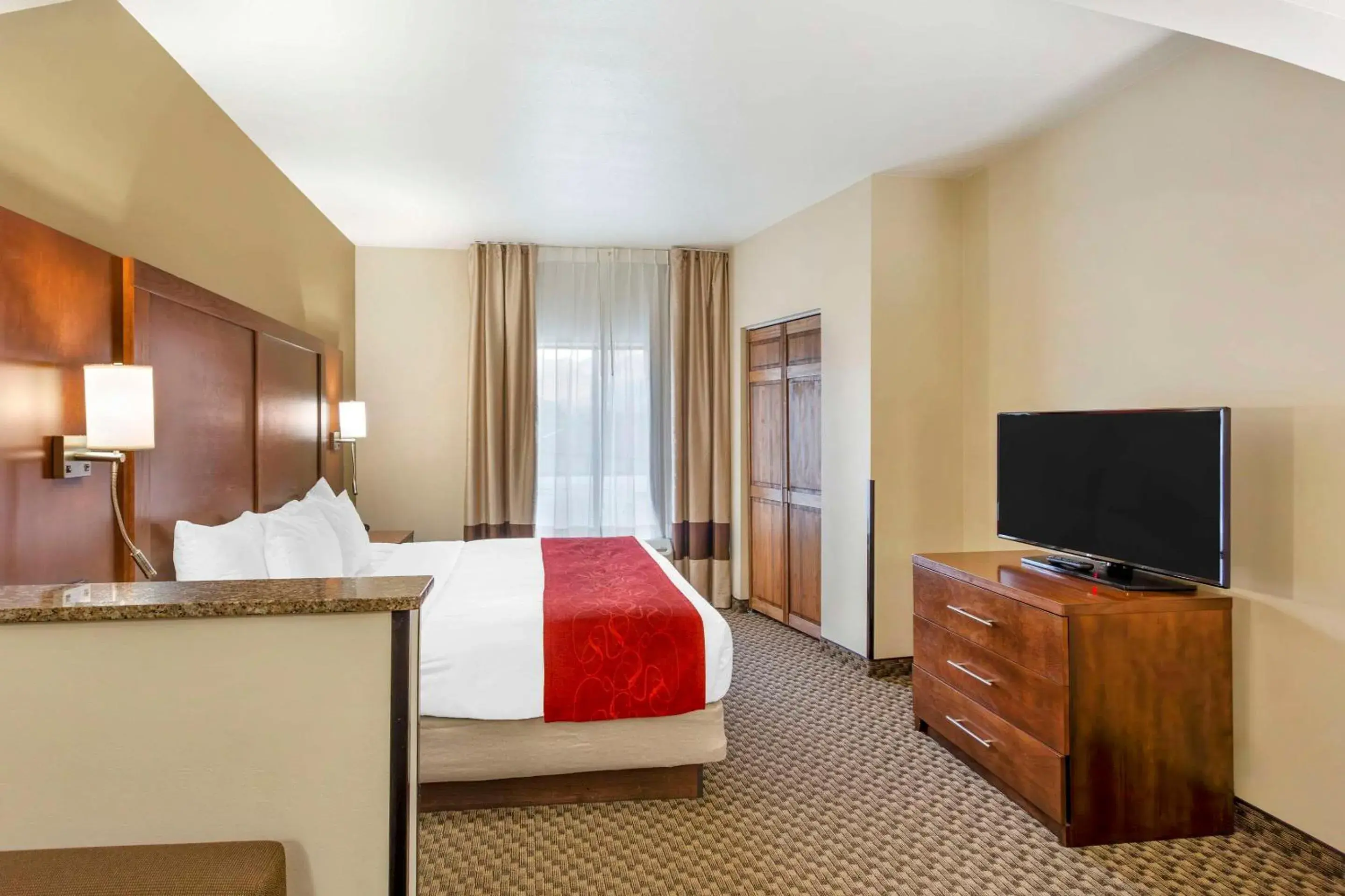 Bedroom, Bed in Comfort Suites Ogden Conference Center Bedroom, Bed in Comfort Suites Ogden Conference Center