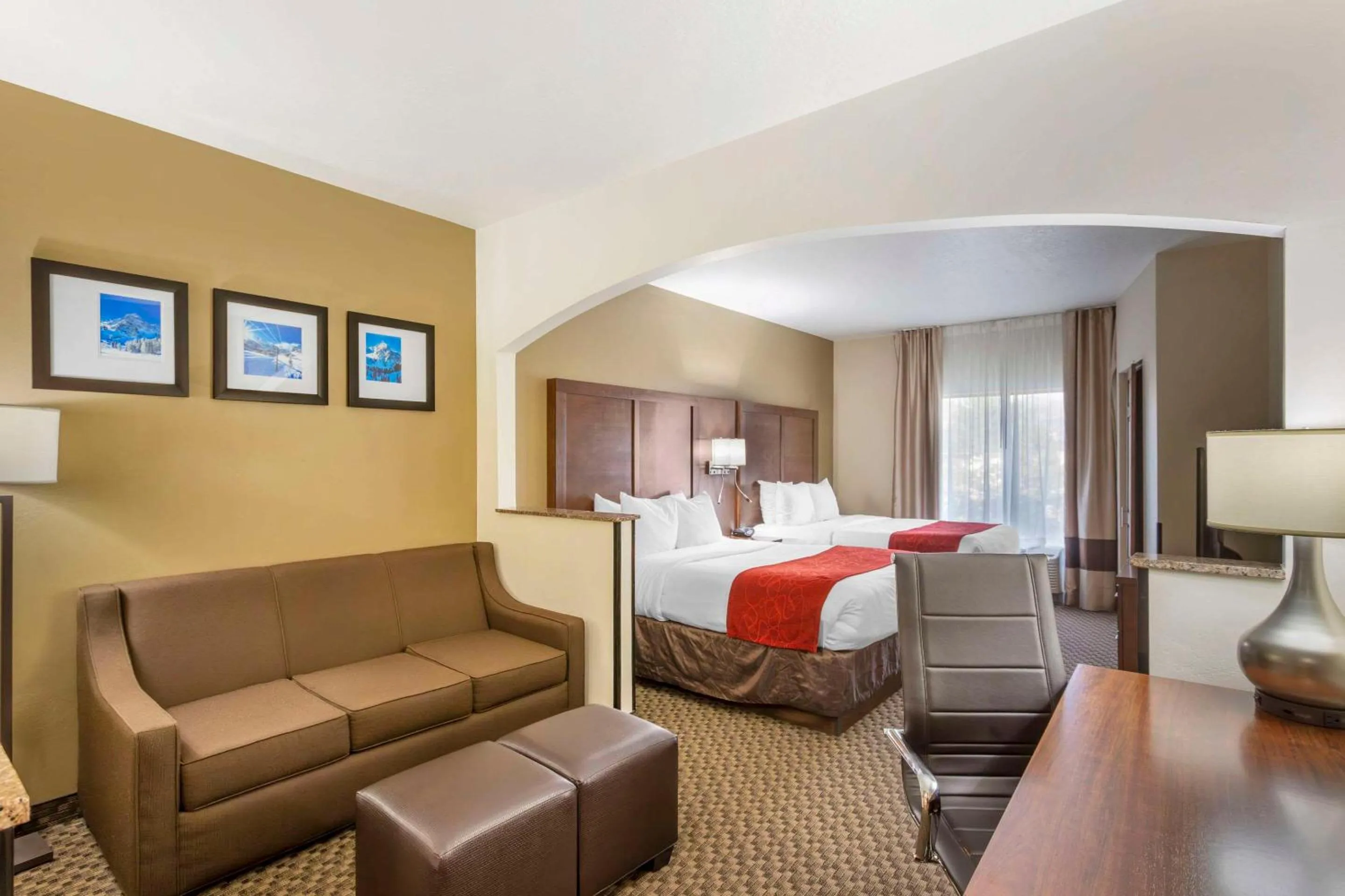 Bedroom, Bed in Comfort Suites Ogden Conference Center