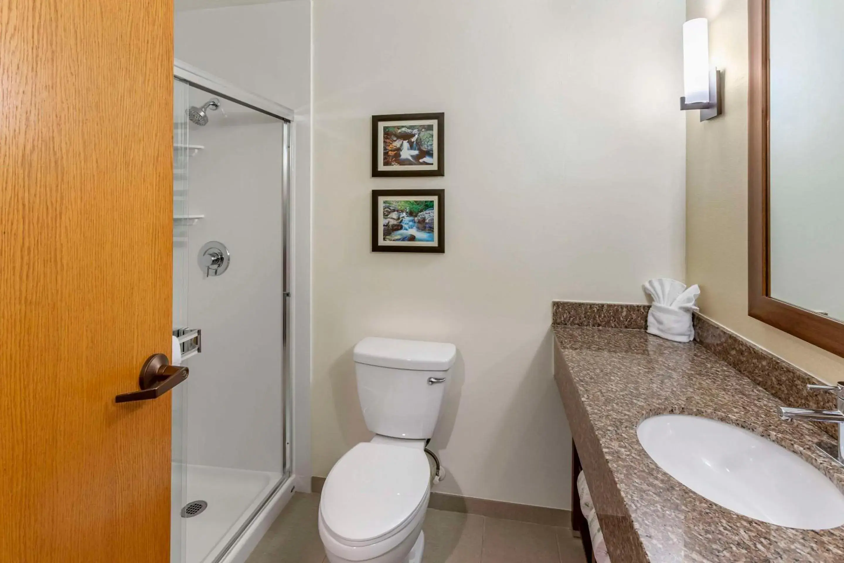 Bedroom in Comfort Suites Ogden Conference Center Bedroom in Comfort Suites Ogden Conference Center