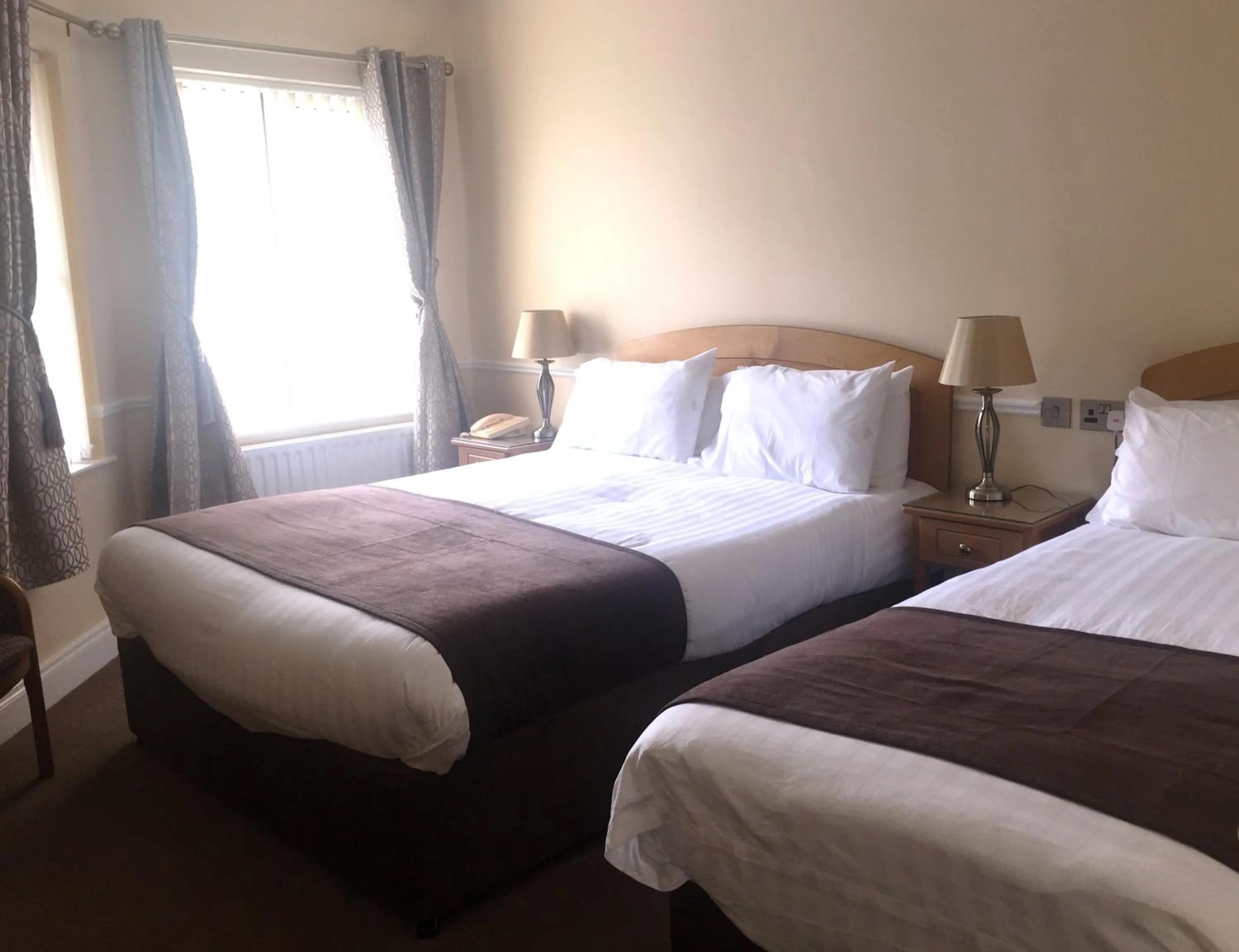 Bedroom, Bed in Óstán Loch Altan