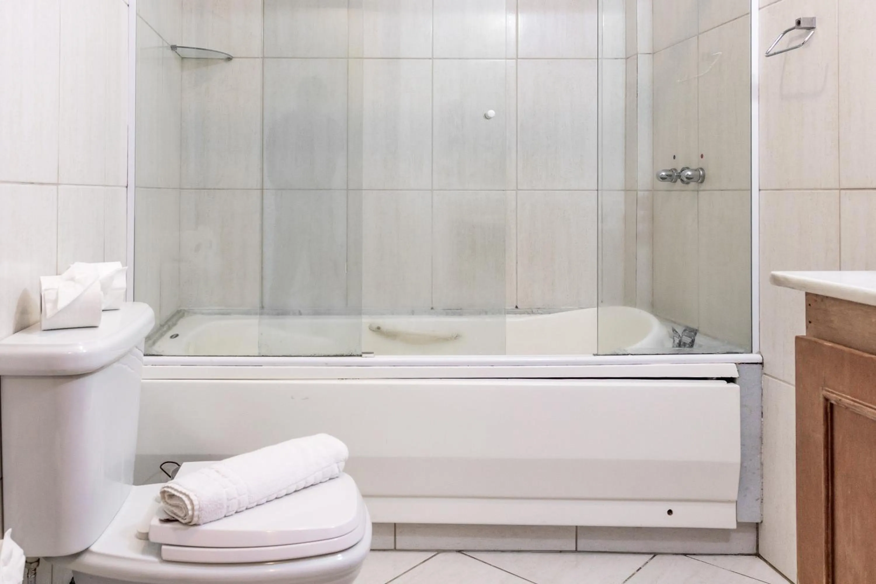 Shower in Hotel Bel Air