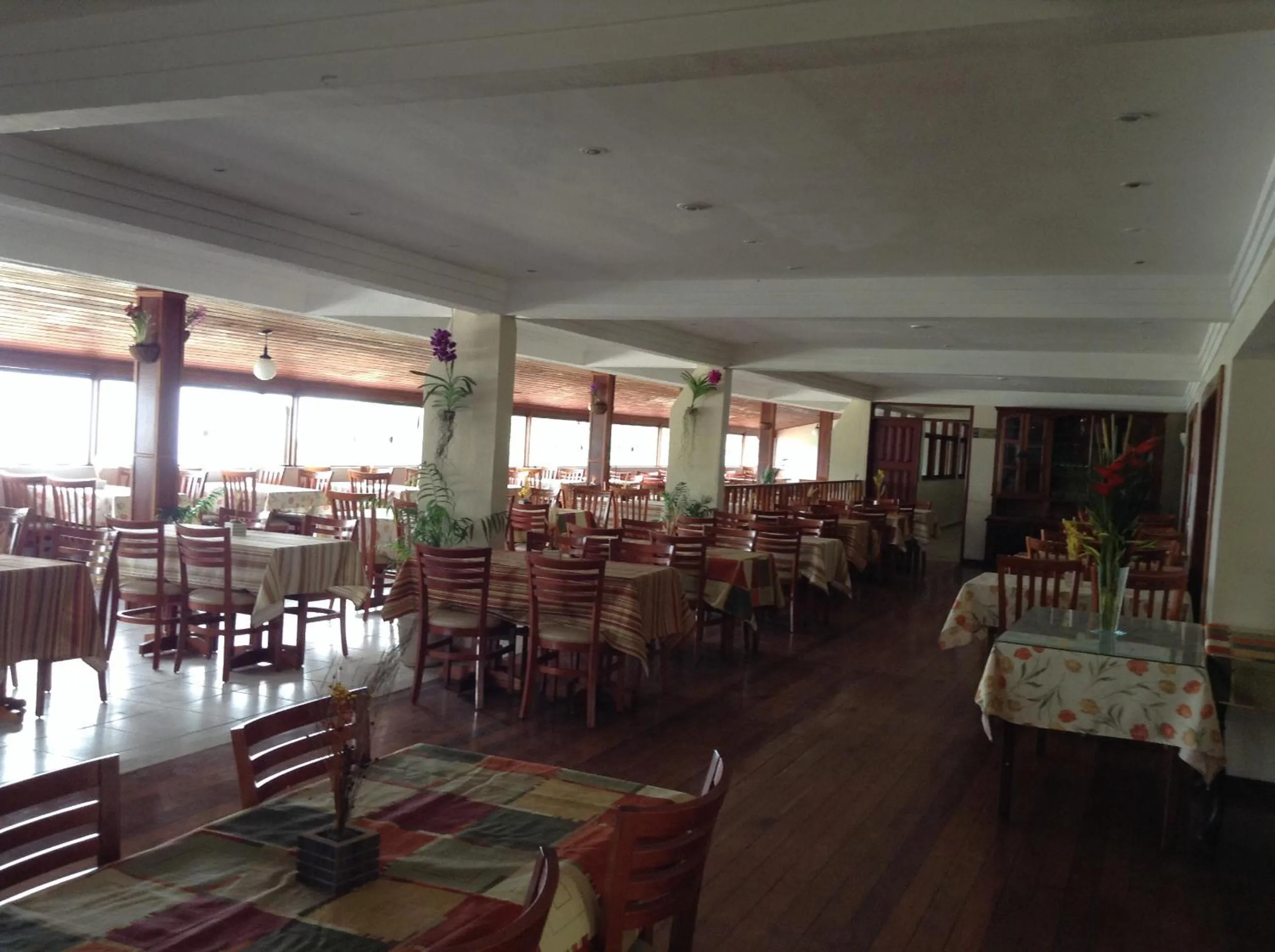 Restaurant/places to eat in Hotel Bel Air