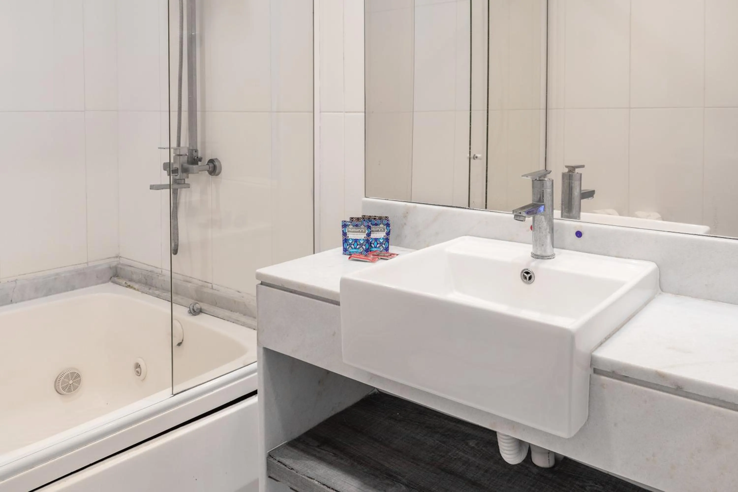 Bath in Hotel Bel Air