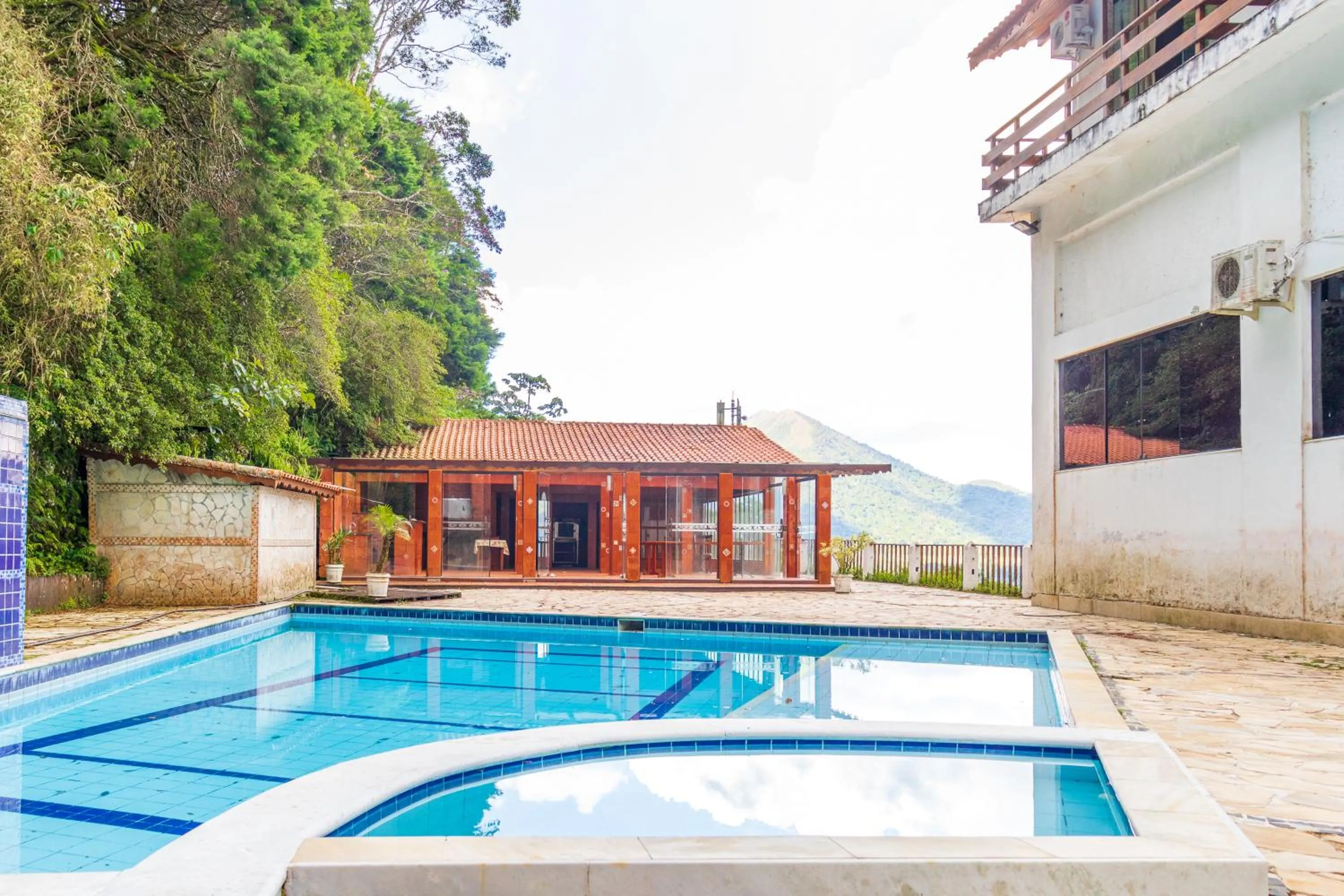 Pool view in Hotel Bel Air