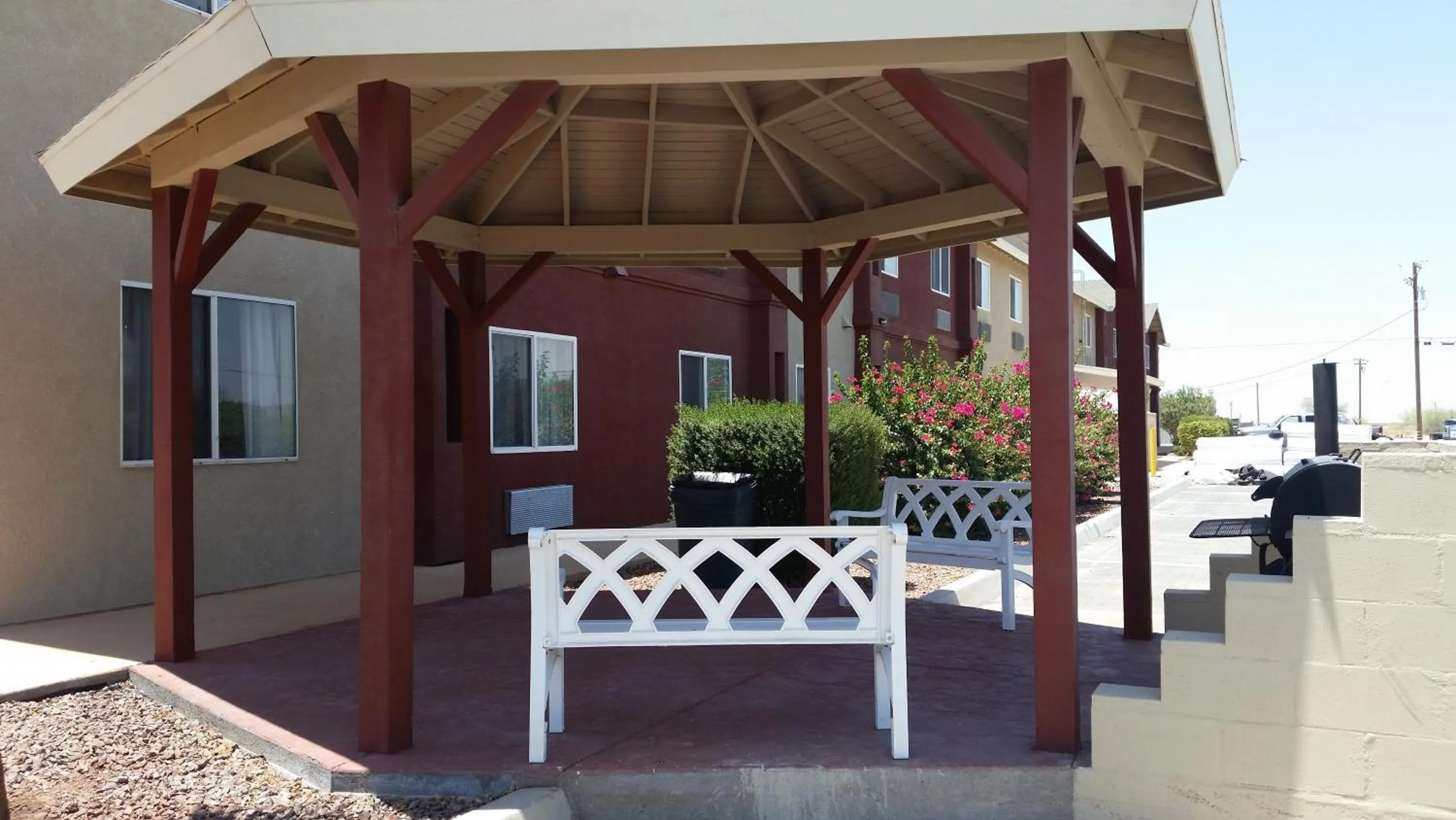 BBQ facilities in Americas Best Value Inn Westmorland