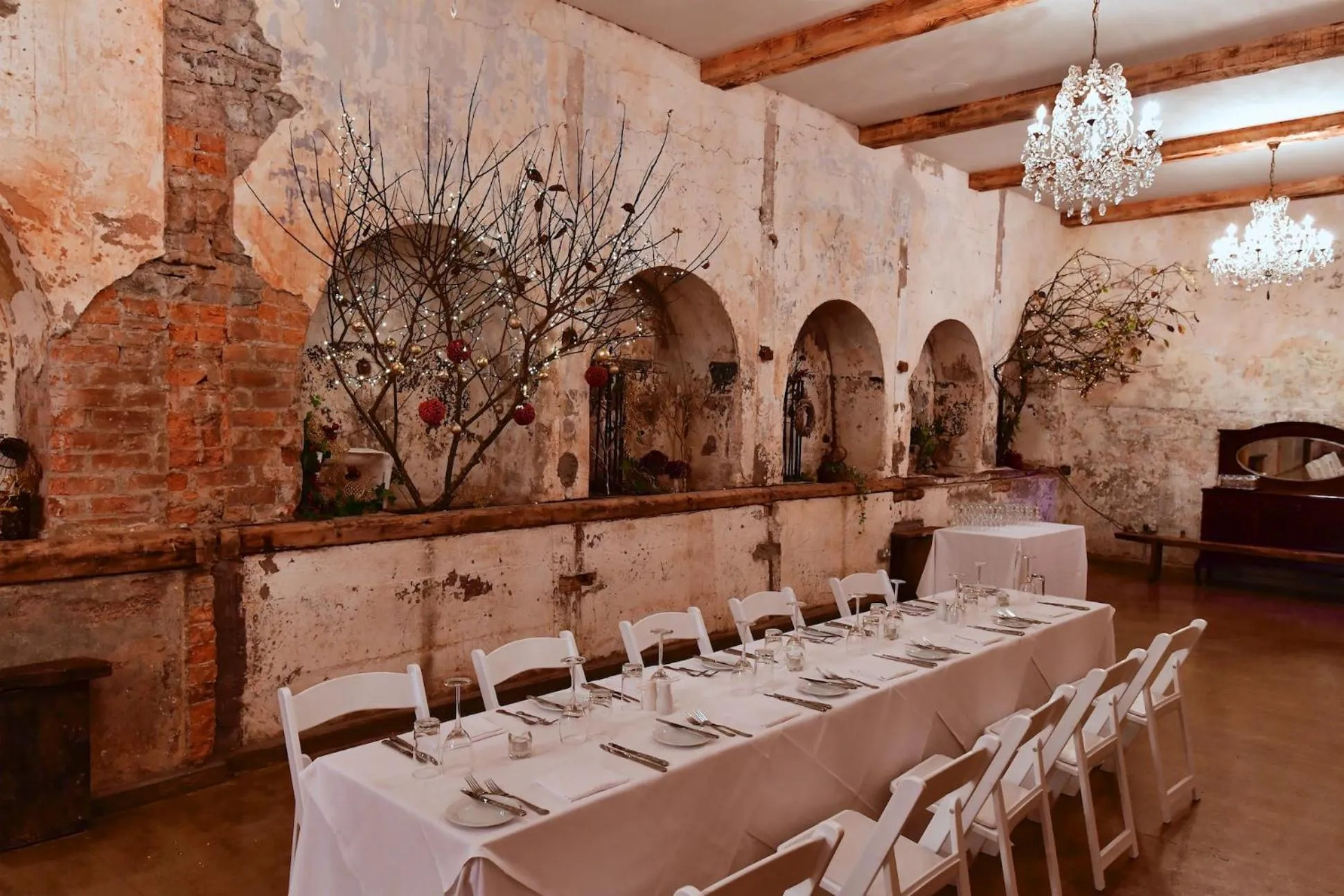 Restaurant/places to eat in Belleek Castle, Ballina