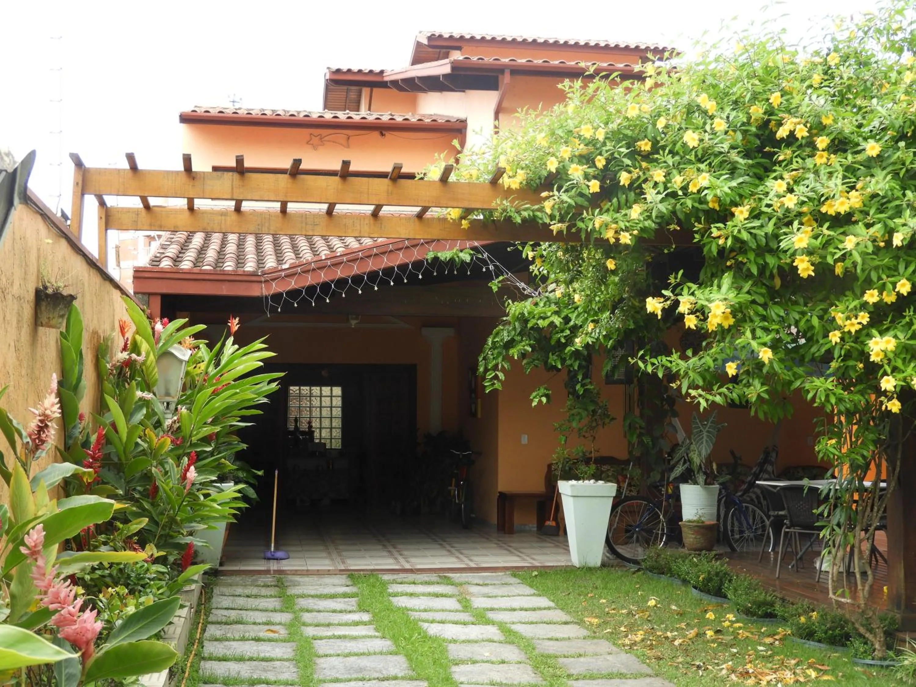 Facade/entrance in ACIOLY'S BEACH HOUSE