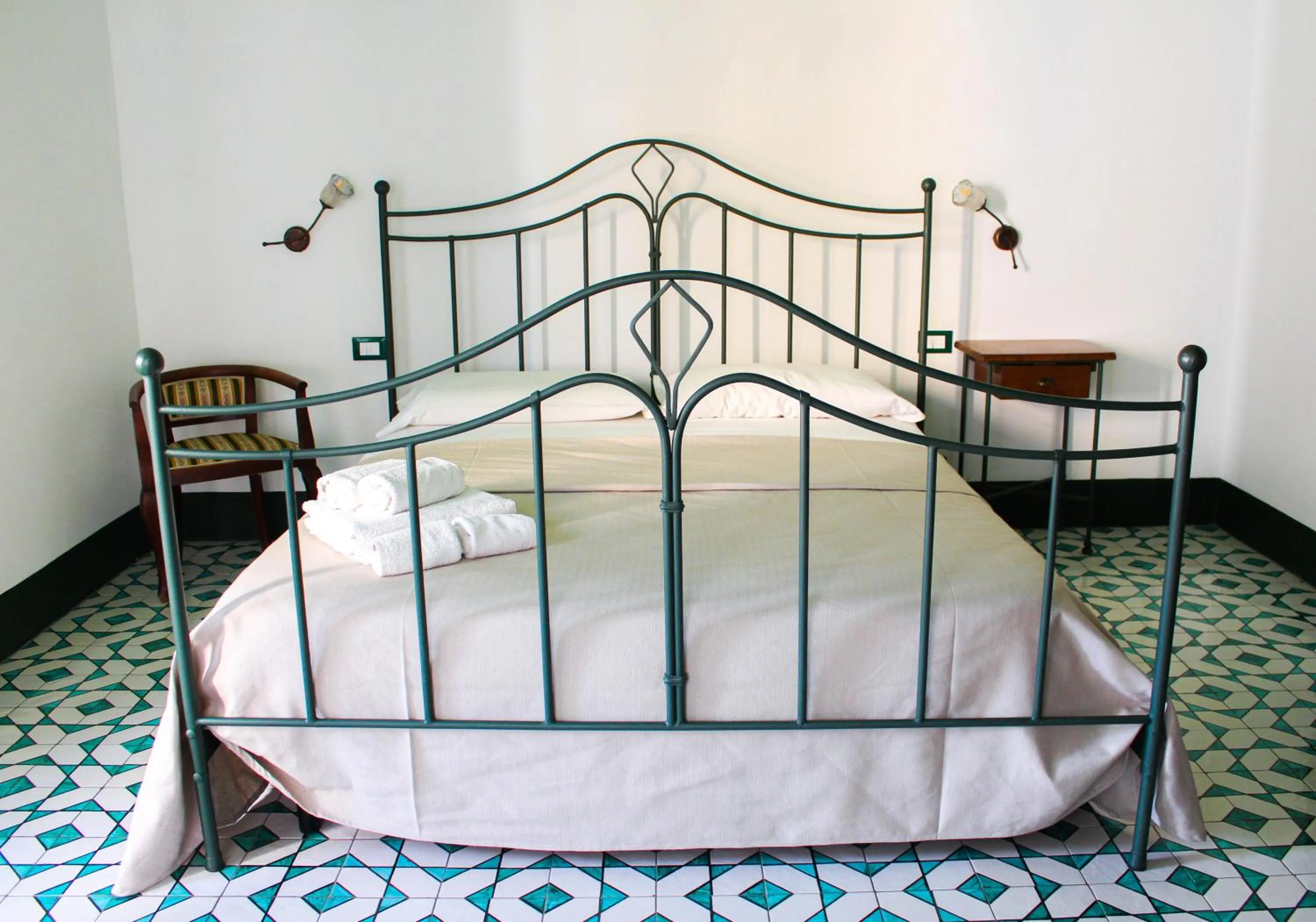 Bed in Residence Acanto