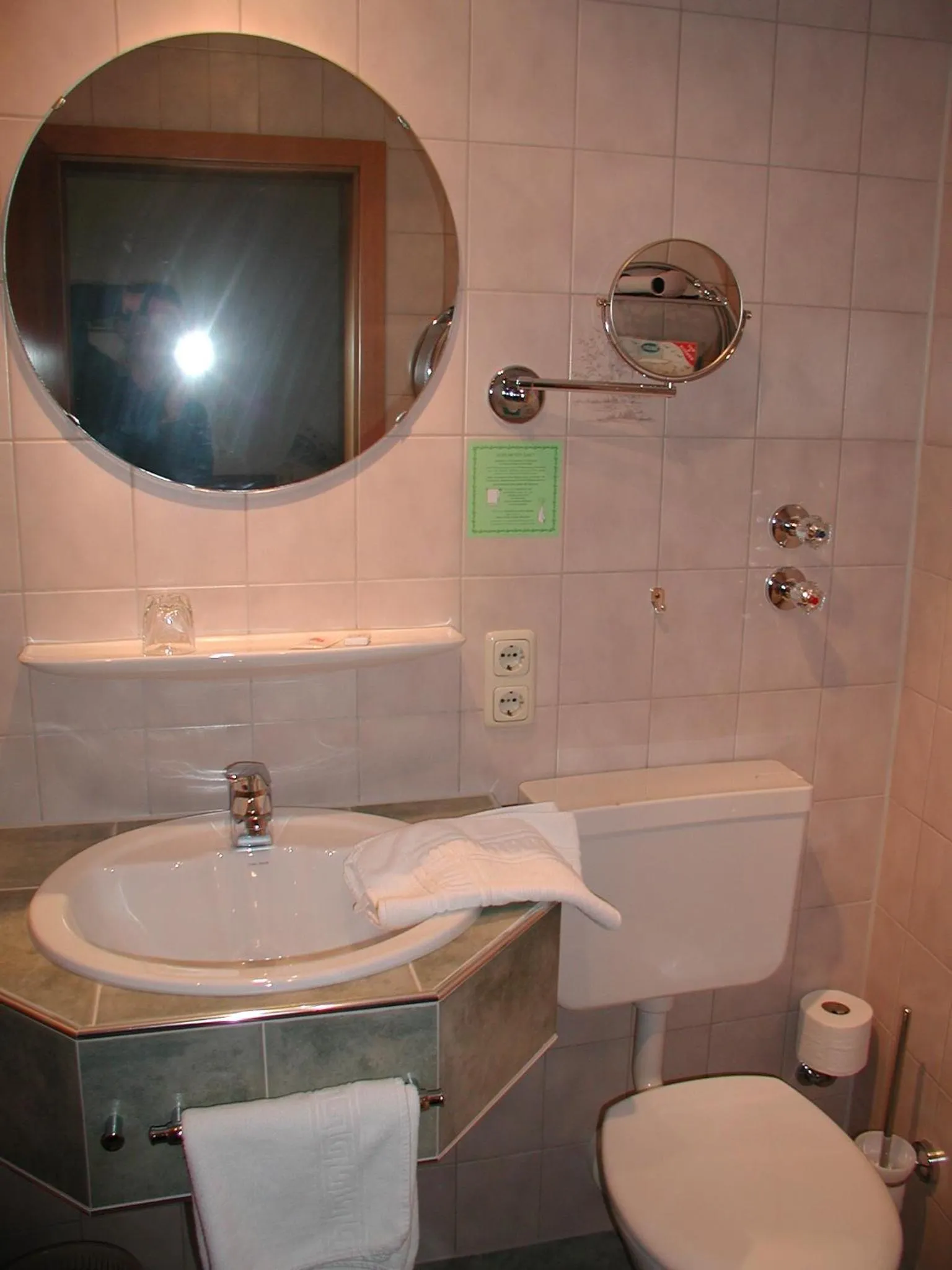 Bathroom in Hotel-Restaurant Gasthaus Bonimeier