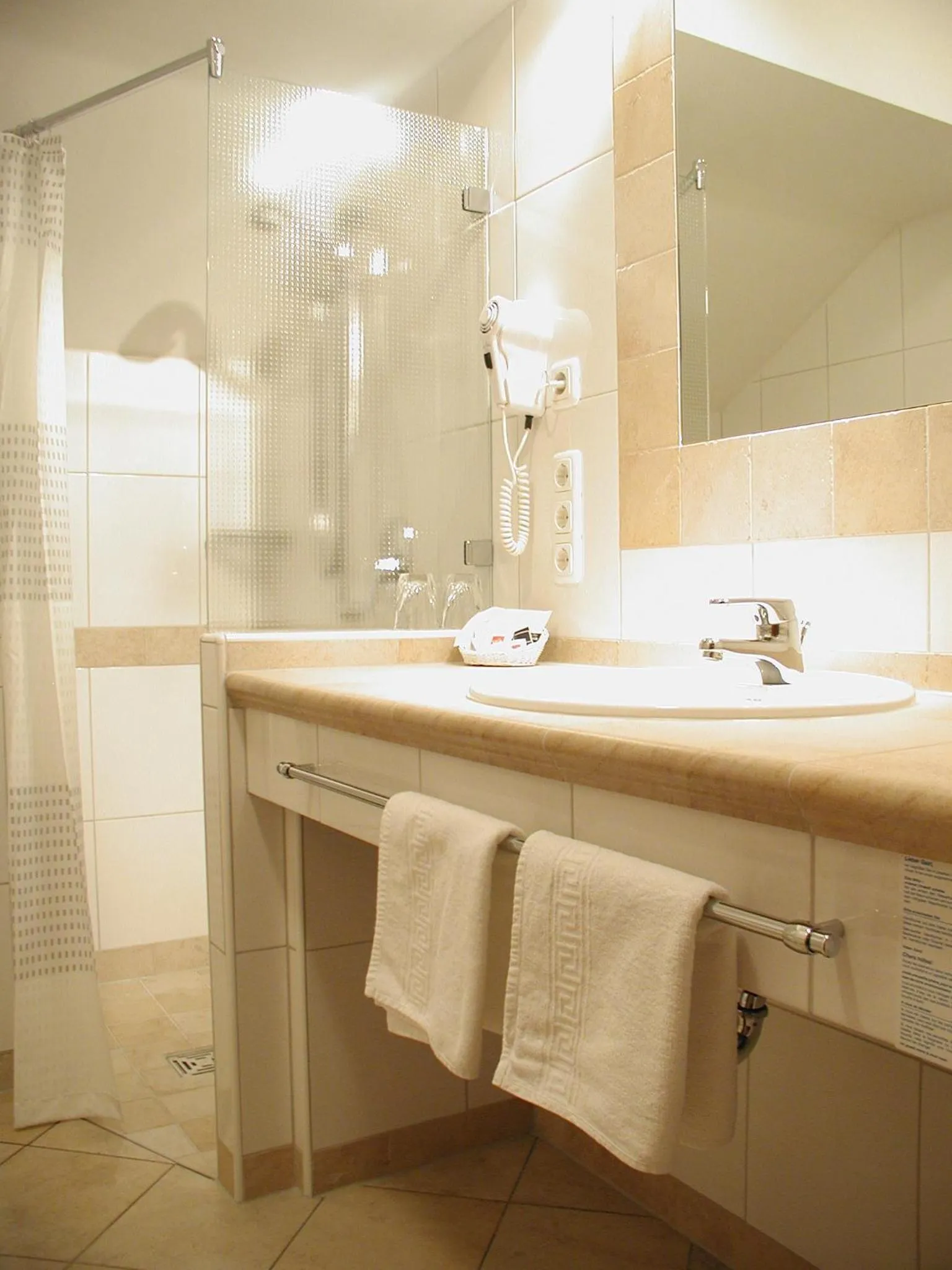 Bathroom in Hotel-Restaurant Gasthaus Bonimeier