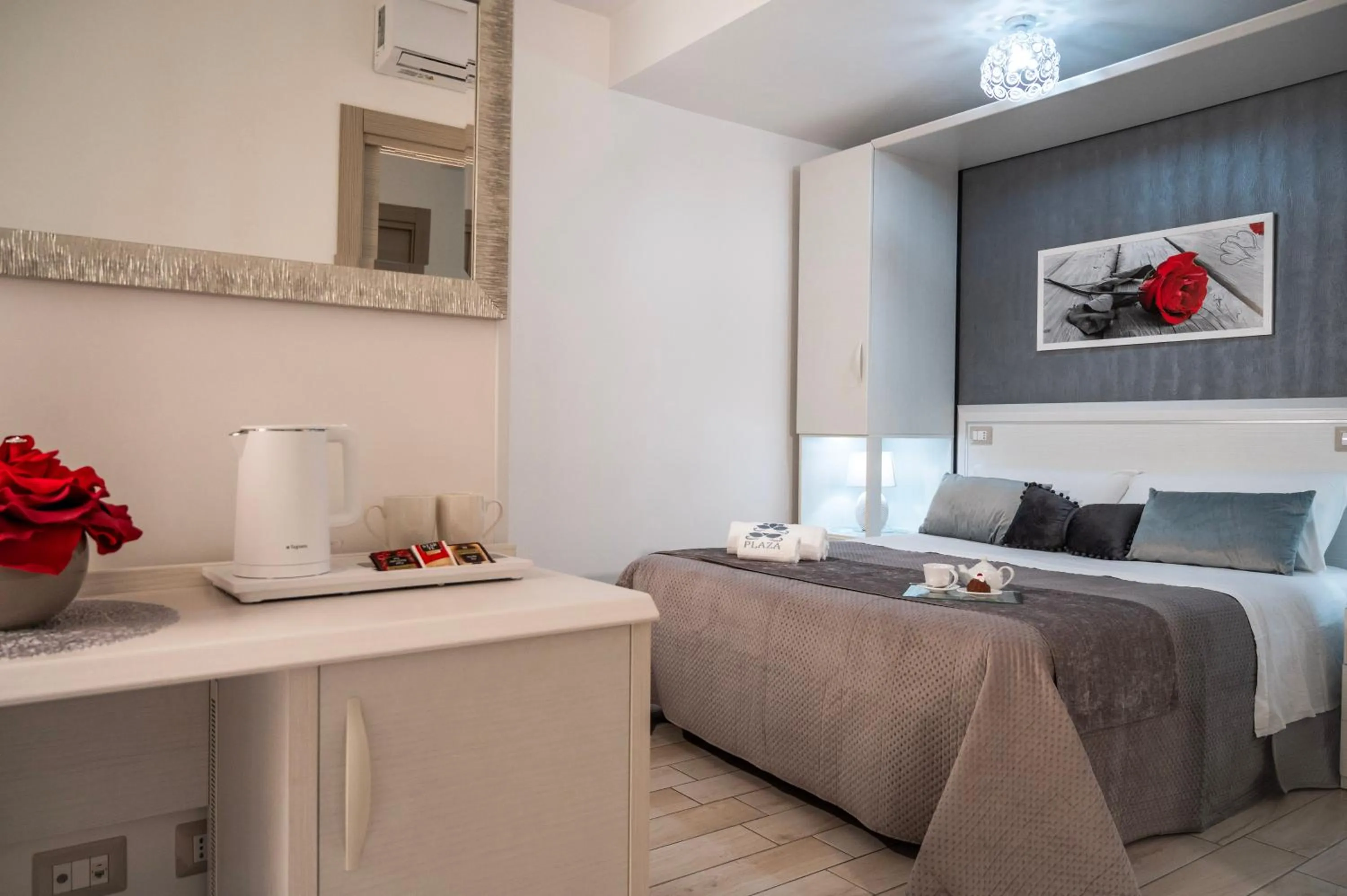 Photo of the whole room in B&B PLAZA