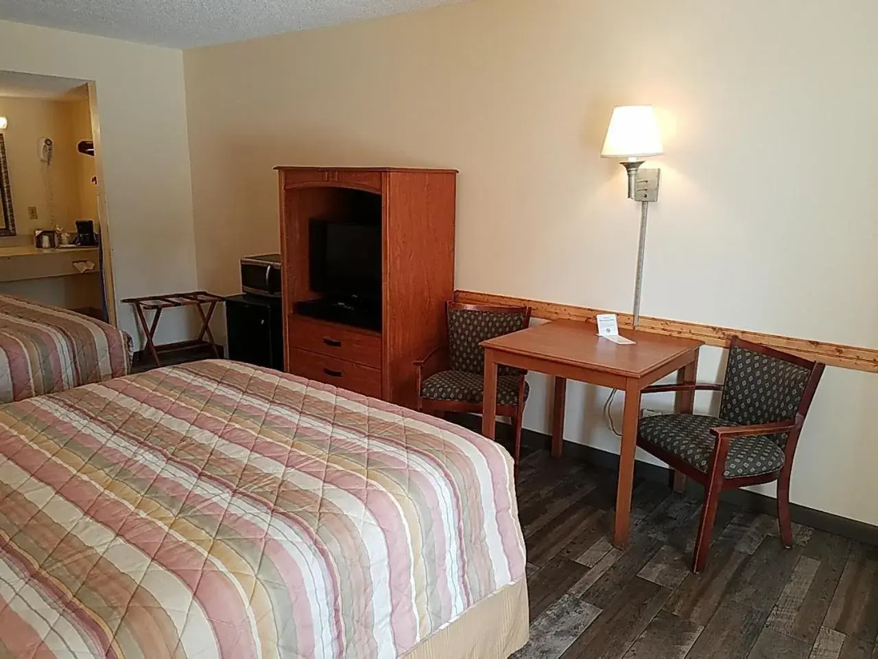 Bed in Americas Best Value Inn Ocean Inn Bed in Americas Best Value Inn Ocean Inn