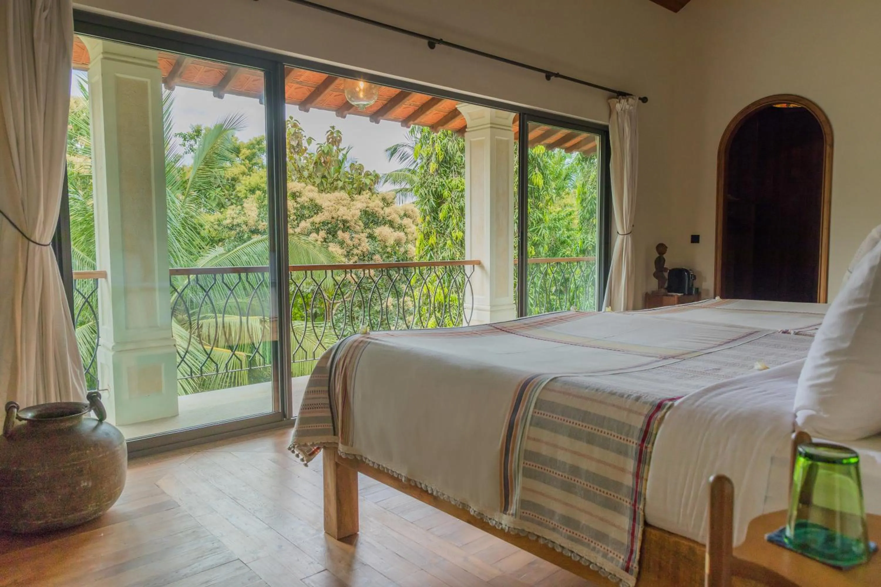 Bed in Kahani Paradise