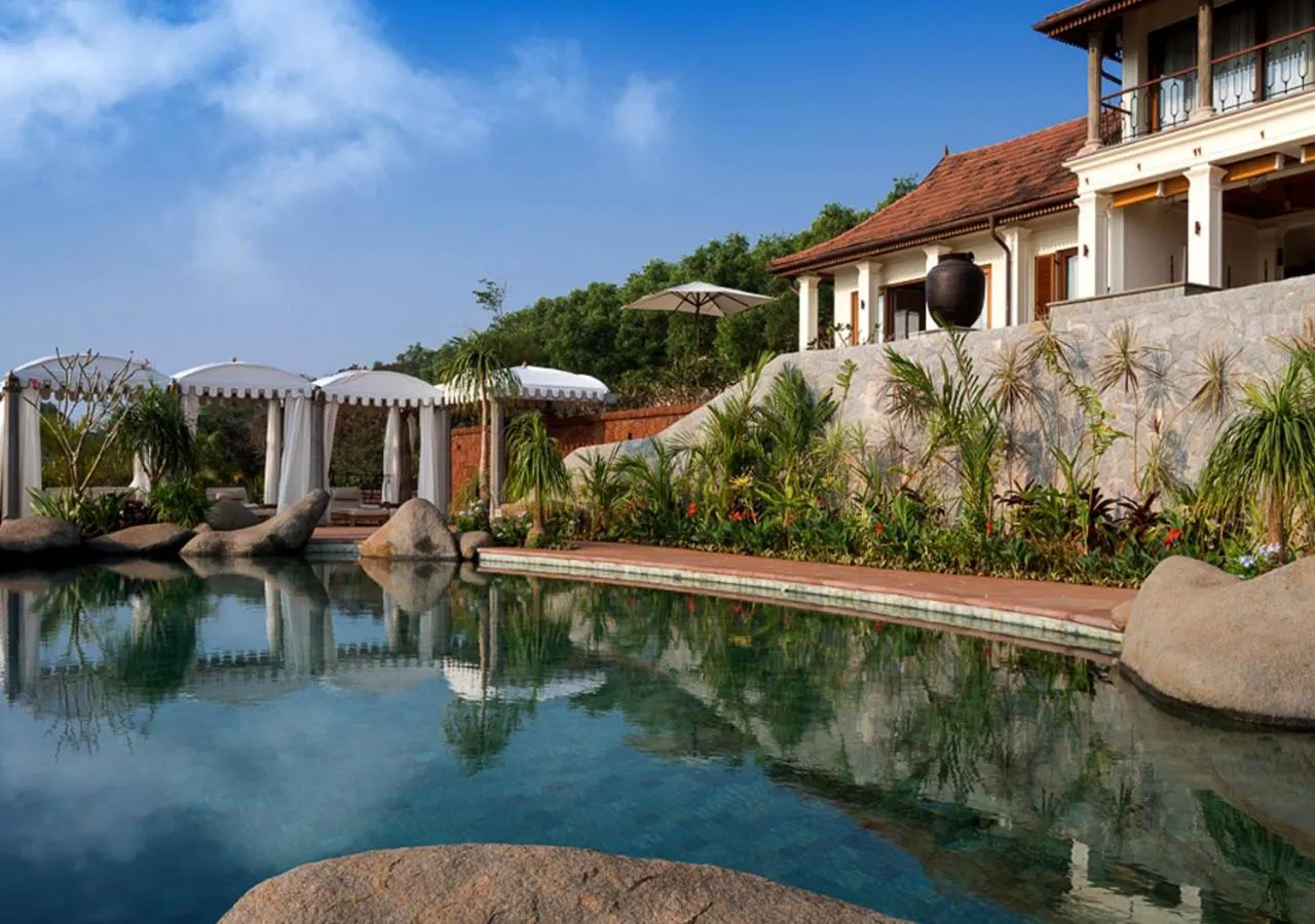 Swimming pool in Kahani Paradise