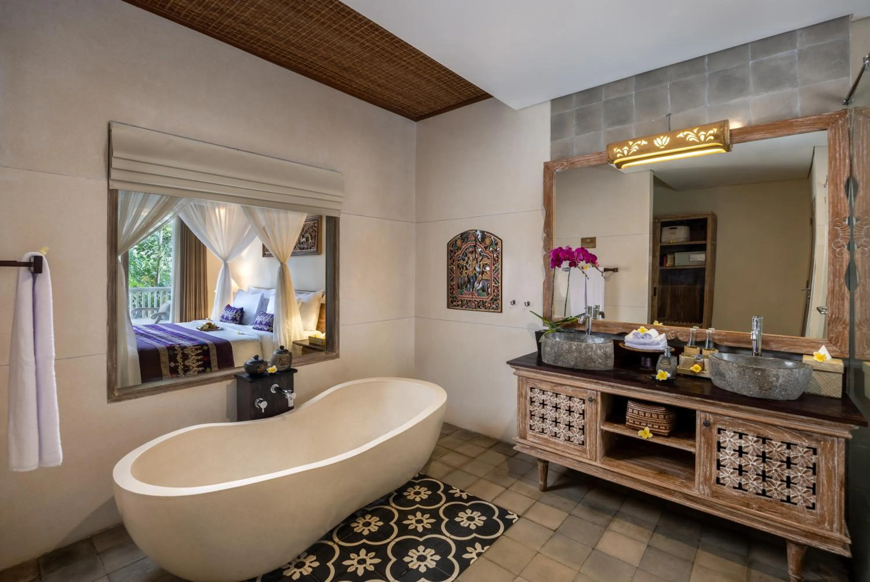 Shower in Pramana Watu Kurung