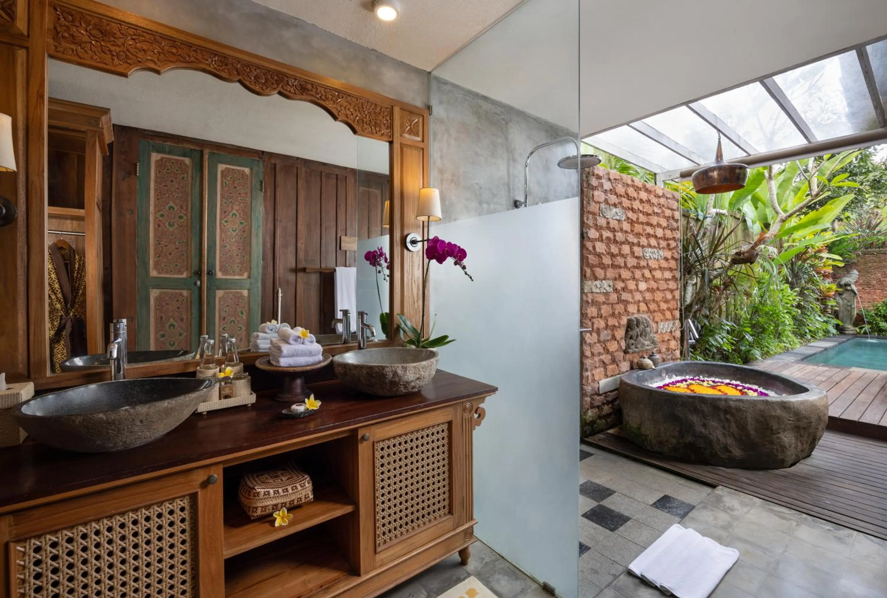 Shower in Pramana Watu Kurung