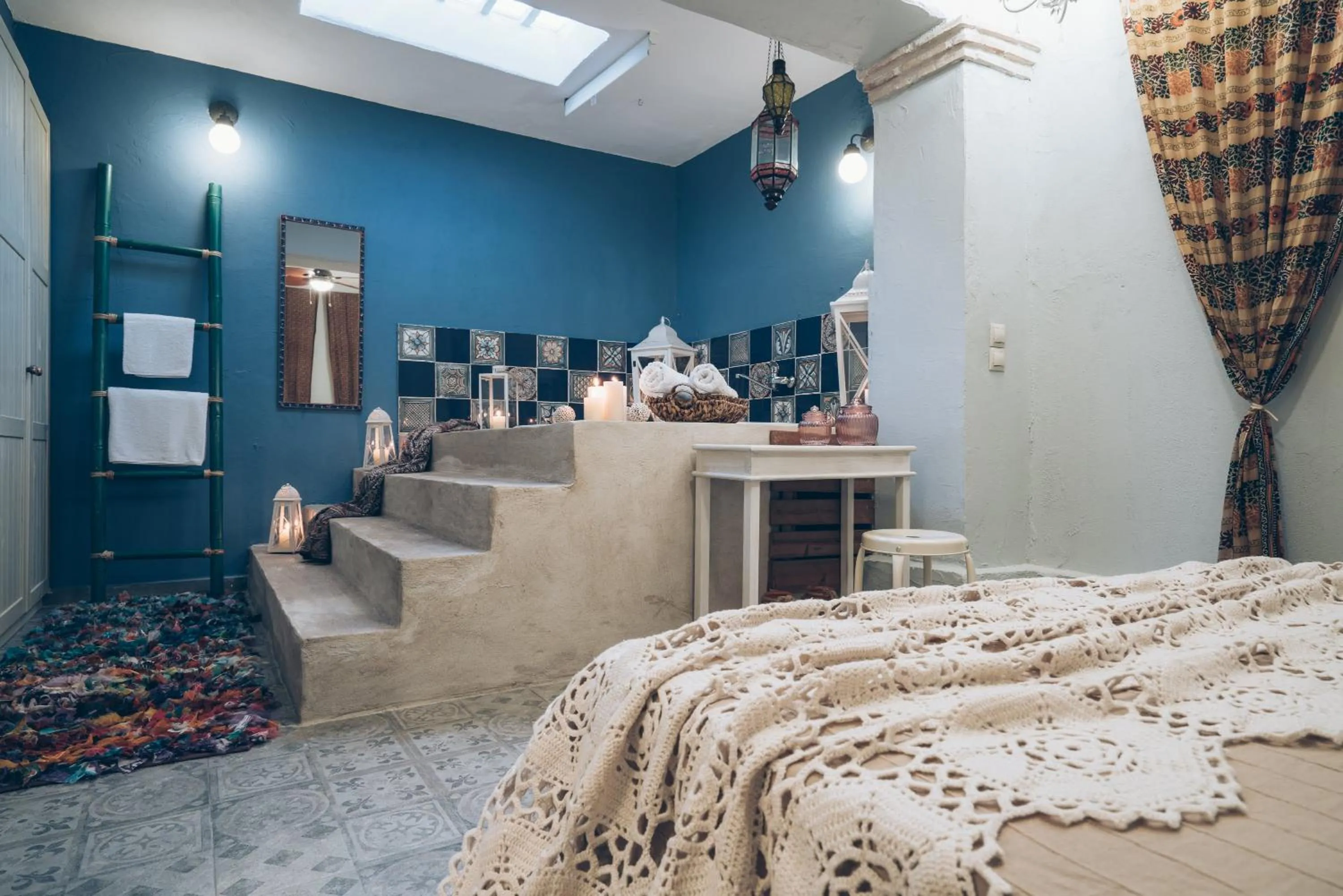 Hot Tub, Bed in Alegria Villas Complex