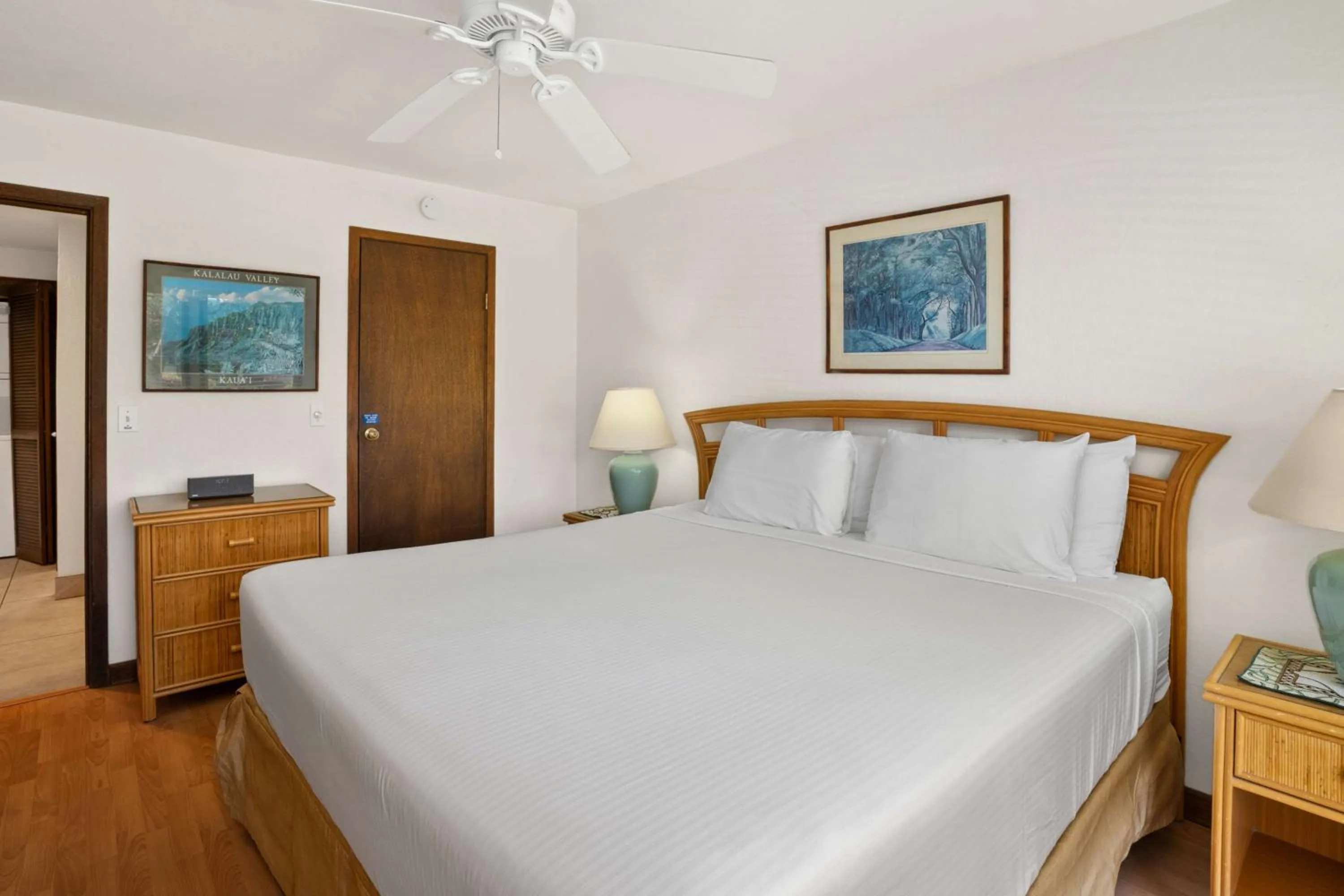 Bed in Aston At Poipu Kai