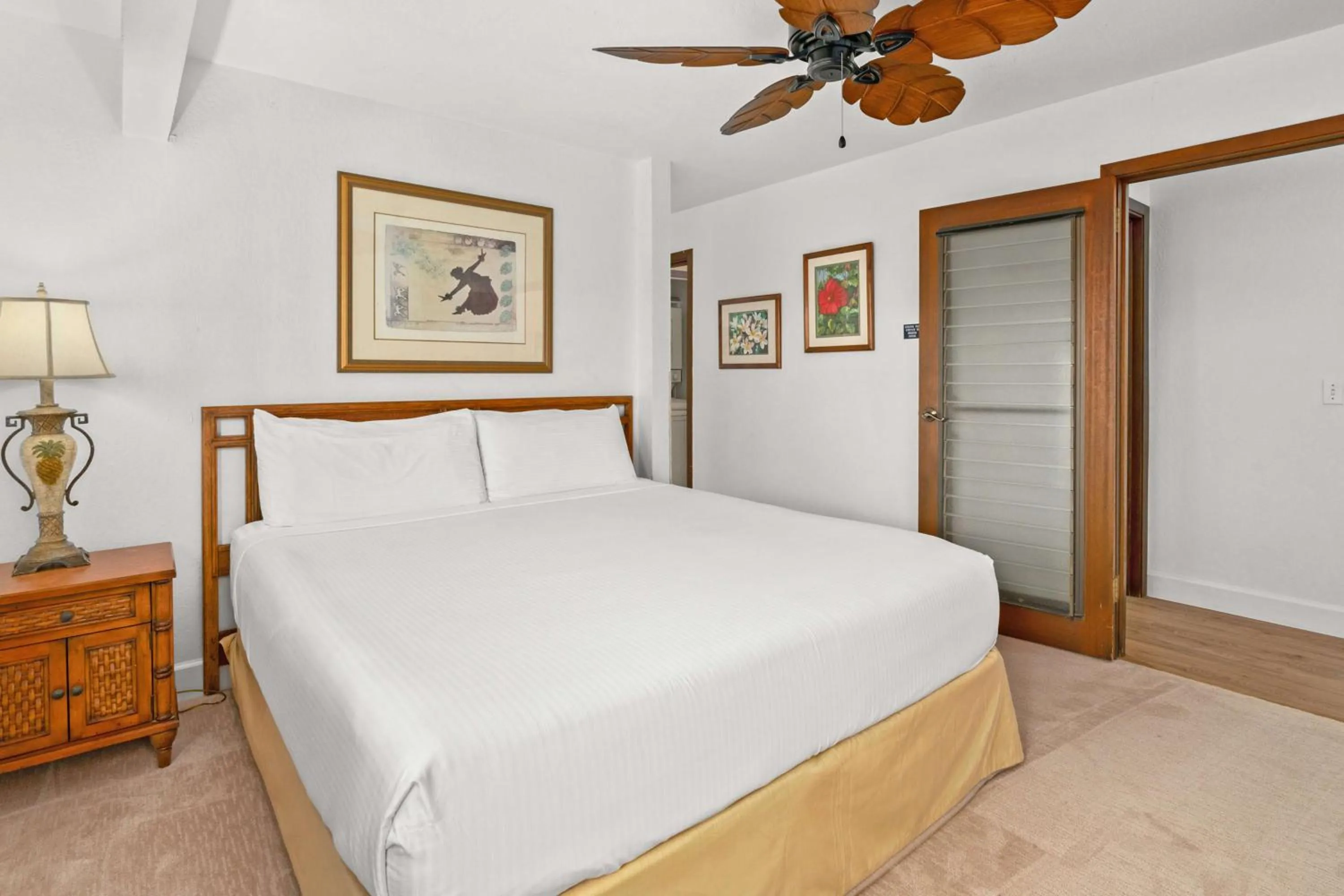 Bed in Aston At Poipu Kai