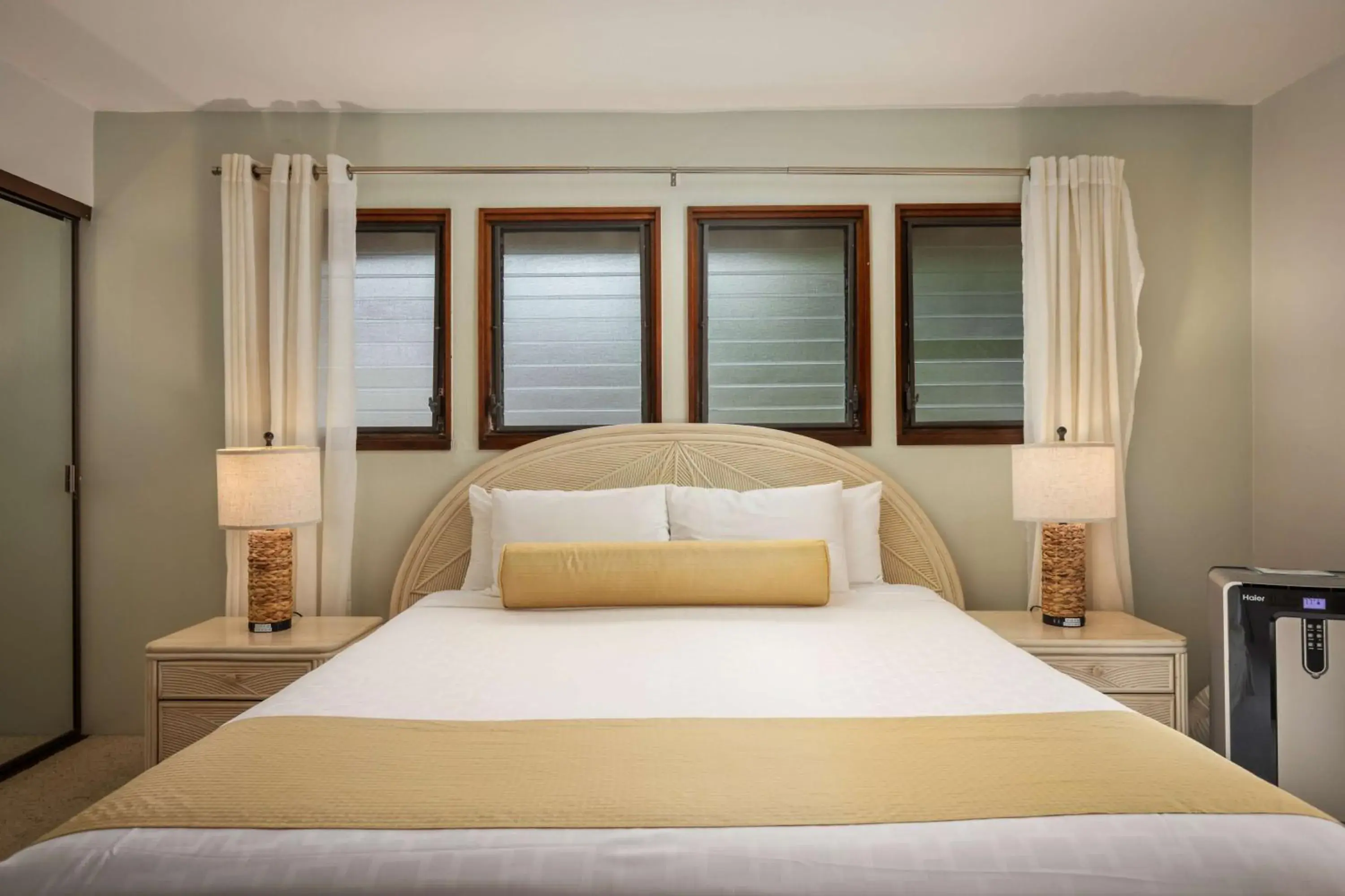 Bed in Aston At Poipu Kai Bed in Aston At Poipu Kai