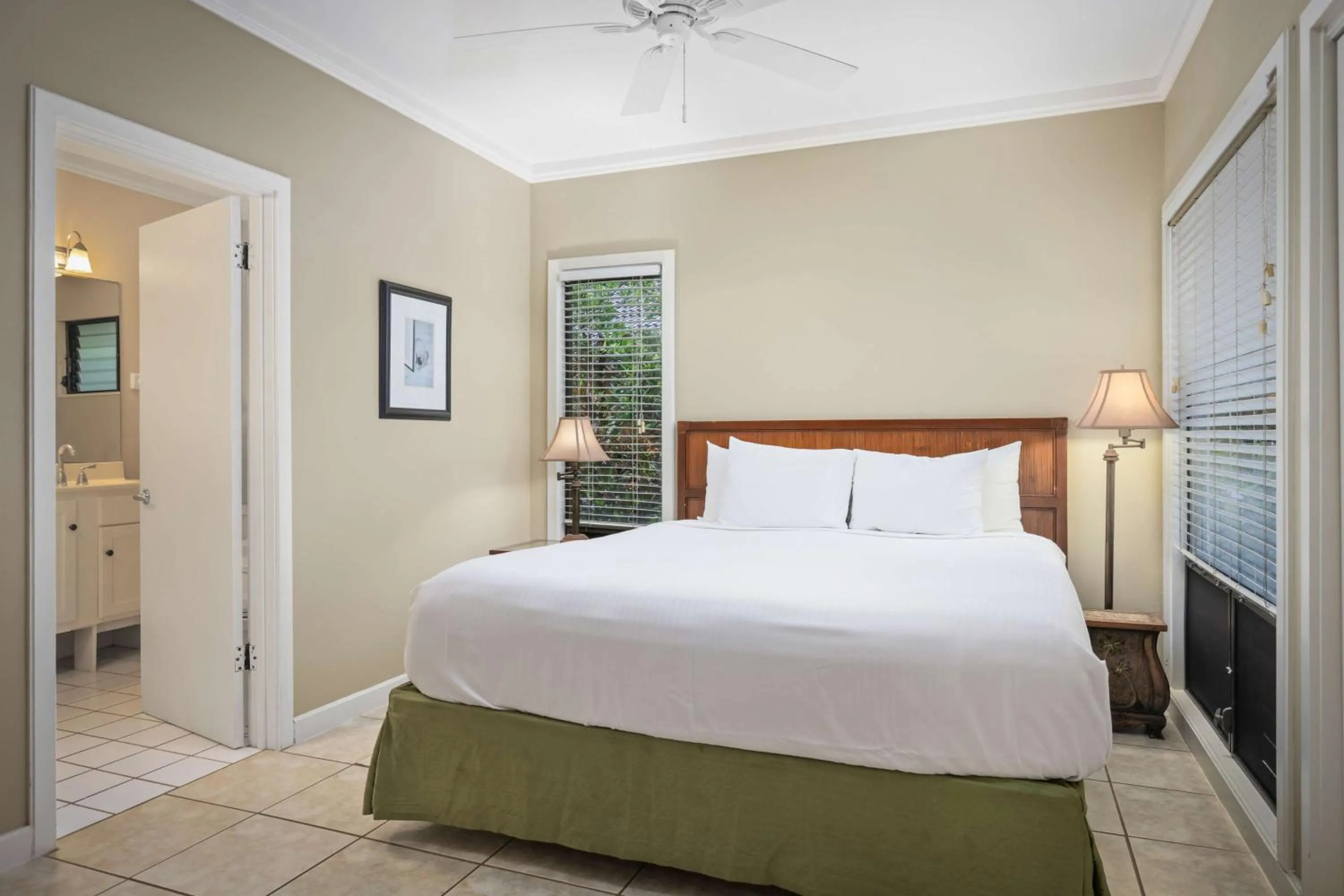 Bed in Aston At Poipu Kai