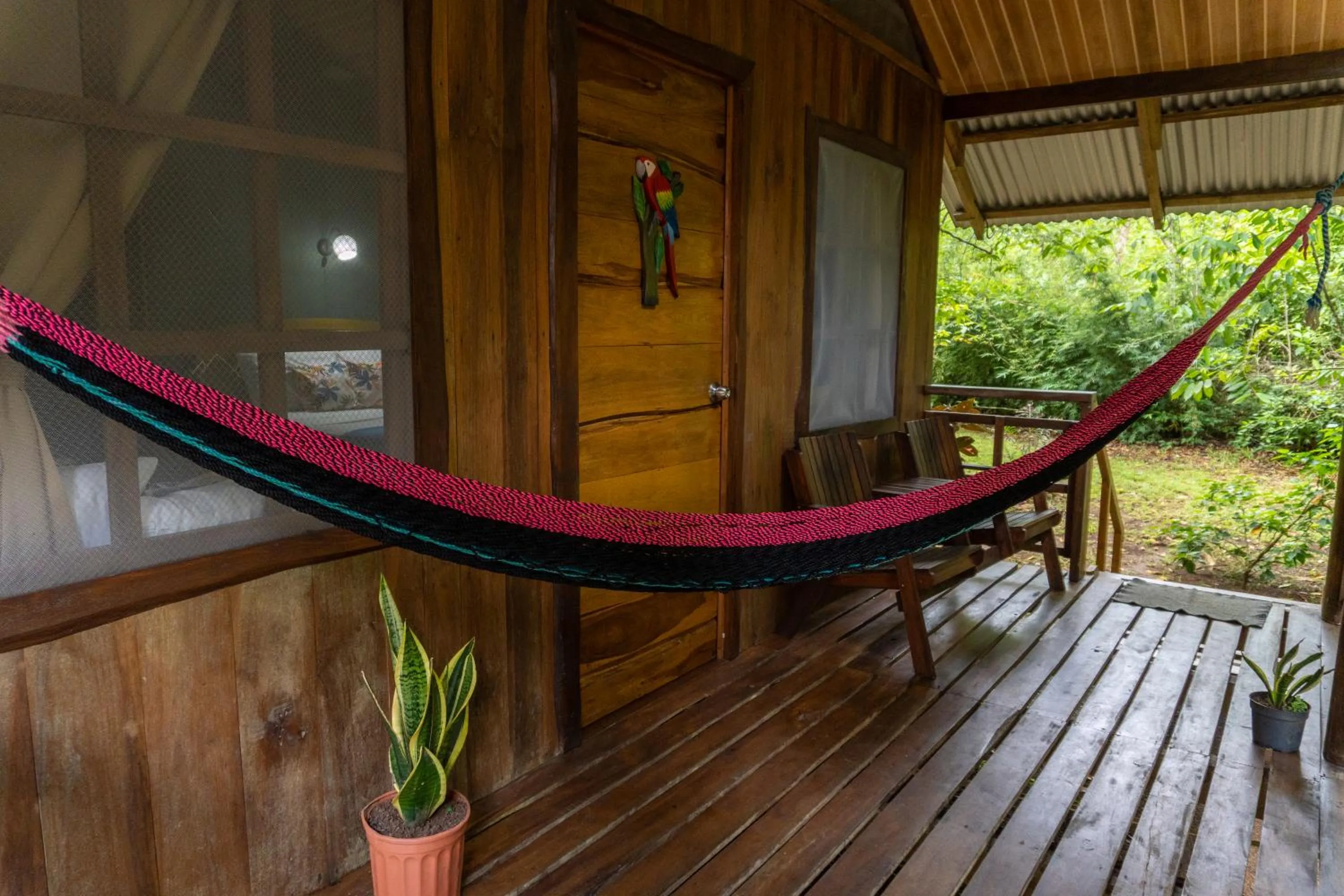 Hidden Paradise Lodge