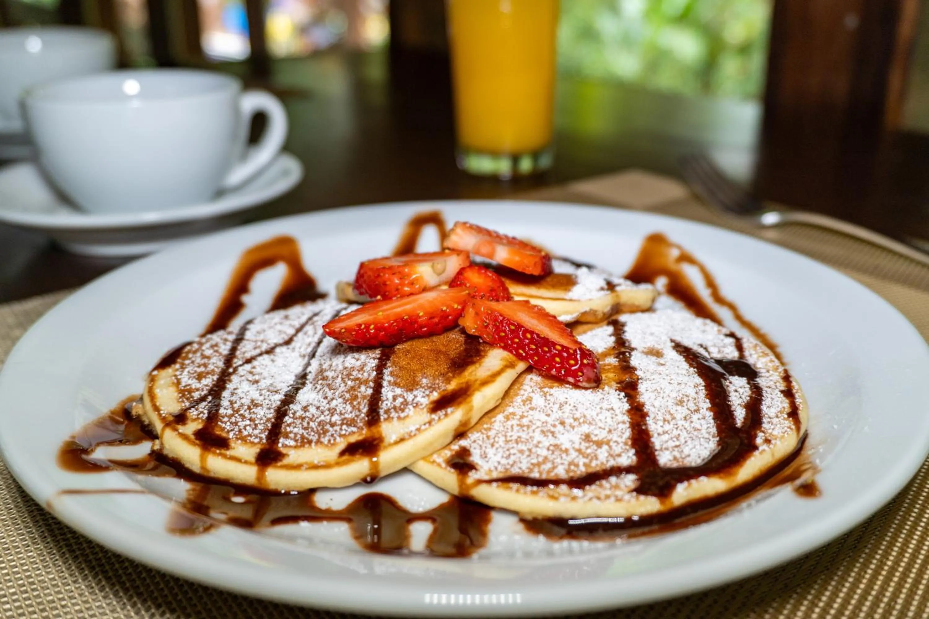 Breakfast in Hidden Paradise Lodge