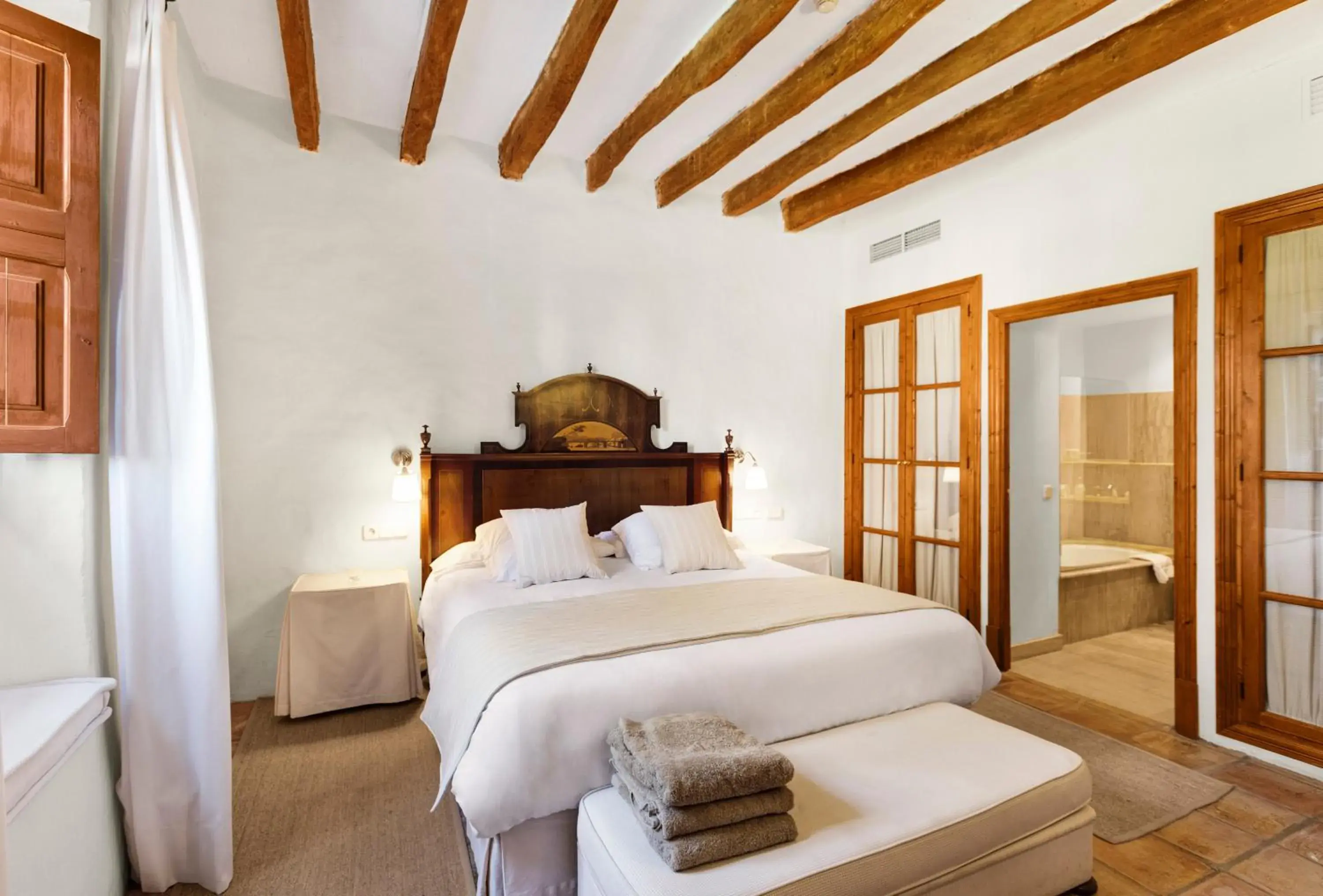 Bed in Torrent Fals Bed in Torrent Fals