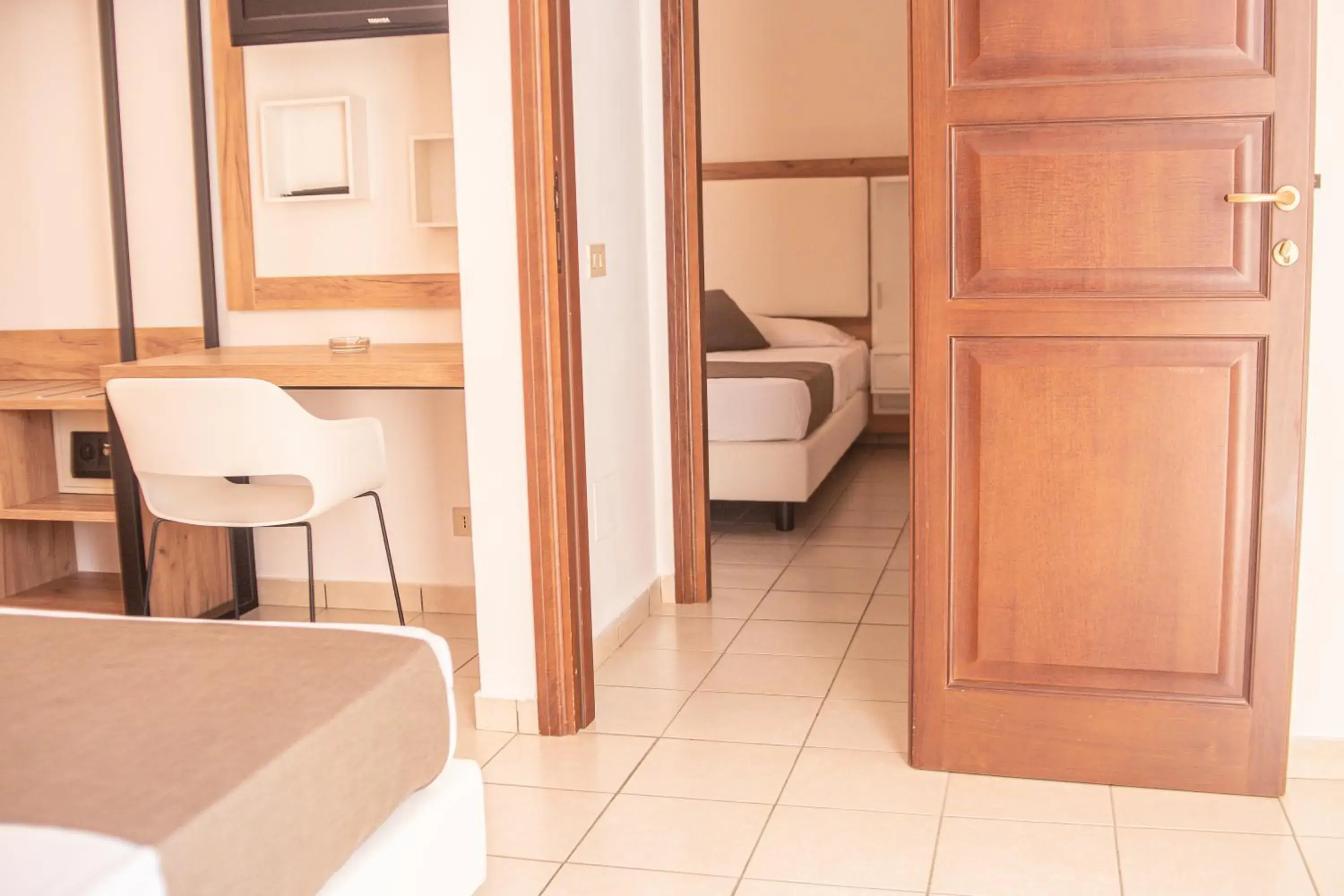 Deluxe Quadruple Room in Hotel Al Paradise Deluxe Quadruple Room in Hotel Al Paradise