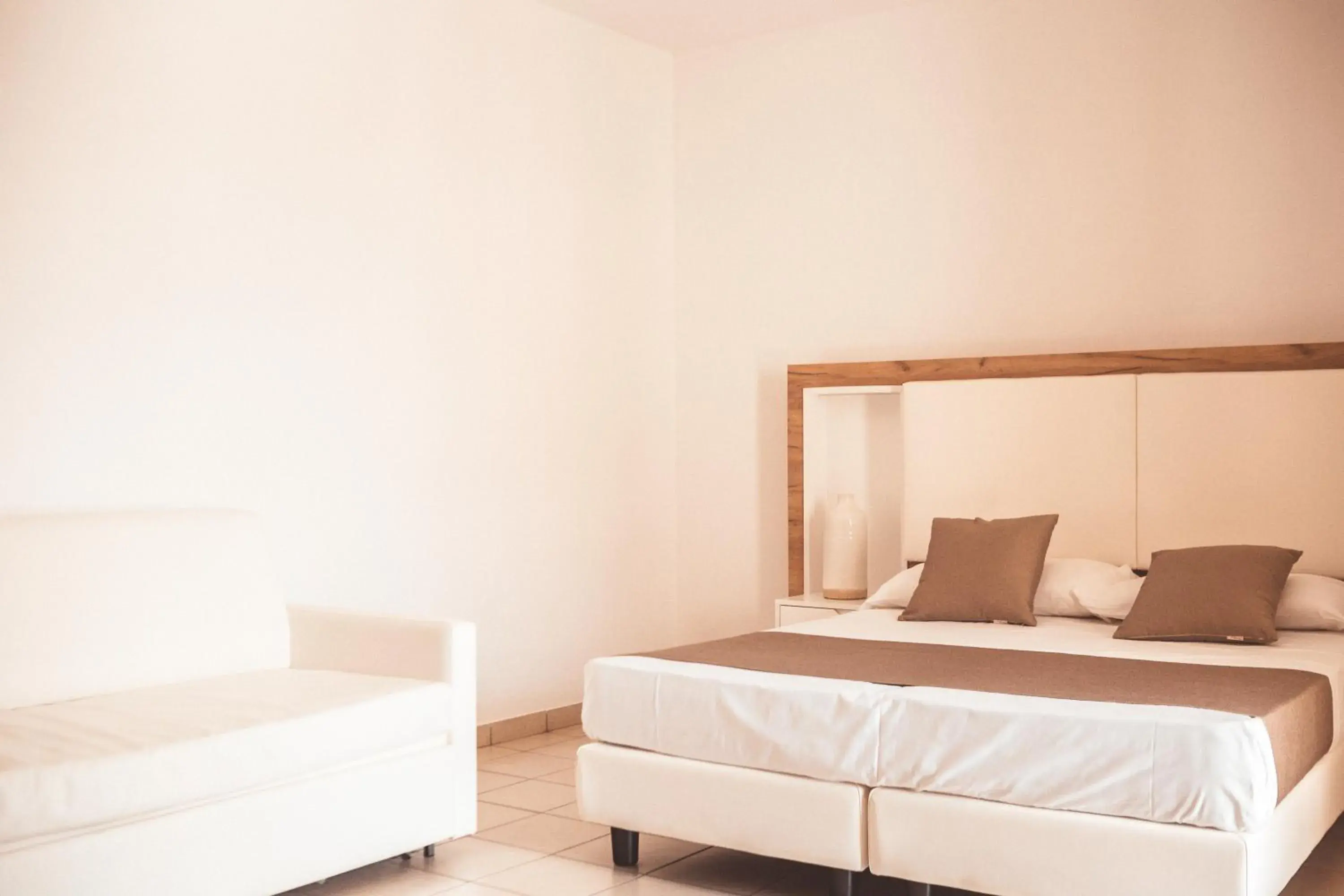 Comfort Triple Room in Hotel Al Paradise Comfort Triple Room in Hotel Al Paradise