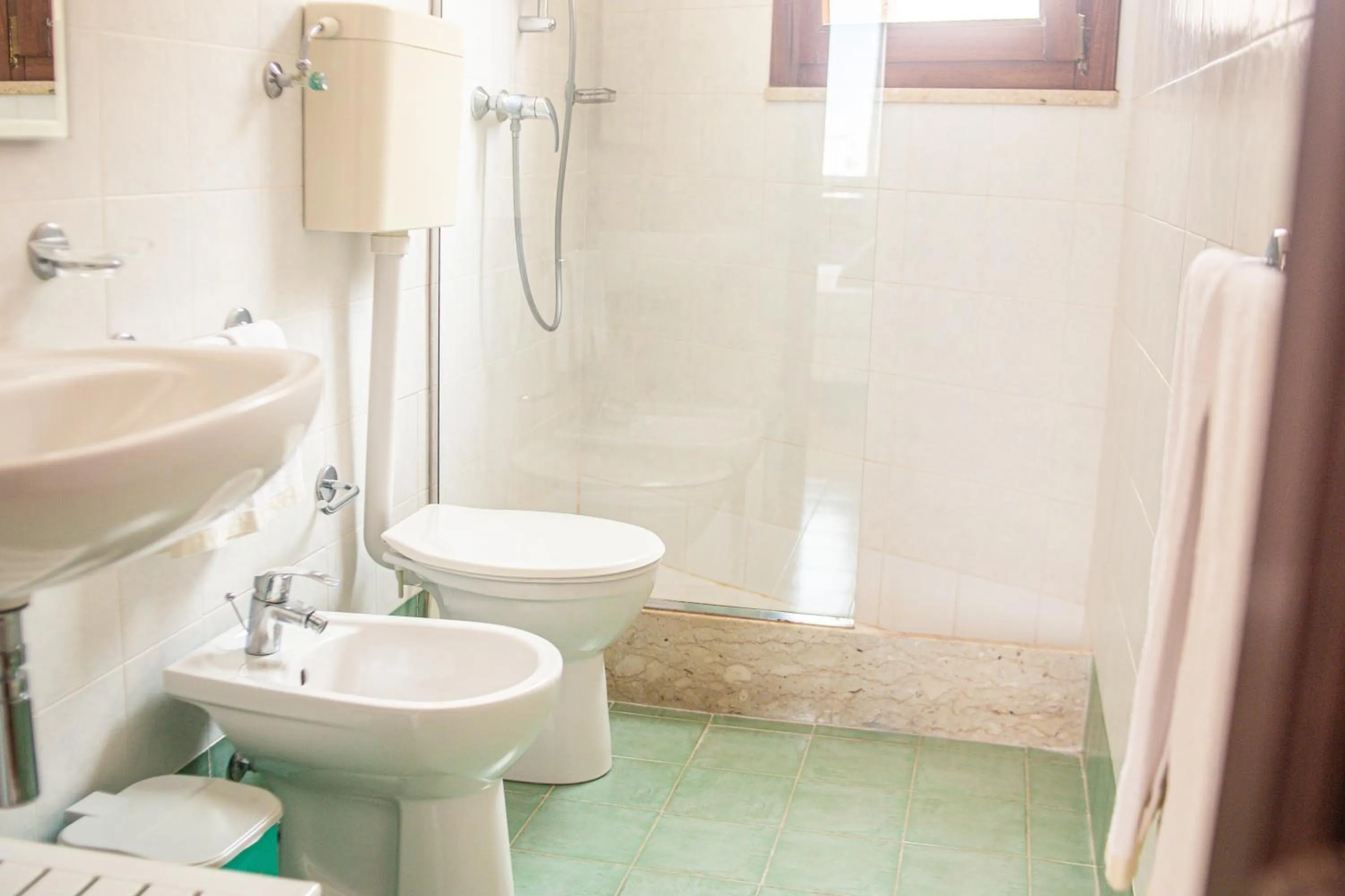 Shower in Hotel Al Paradise