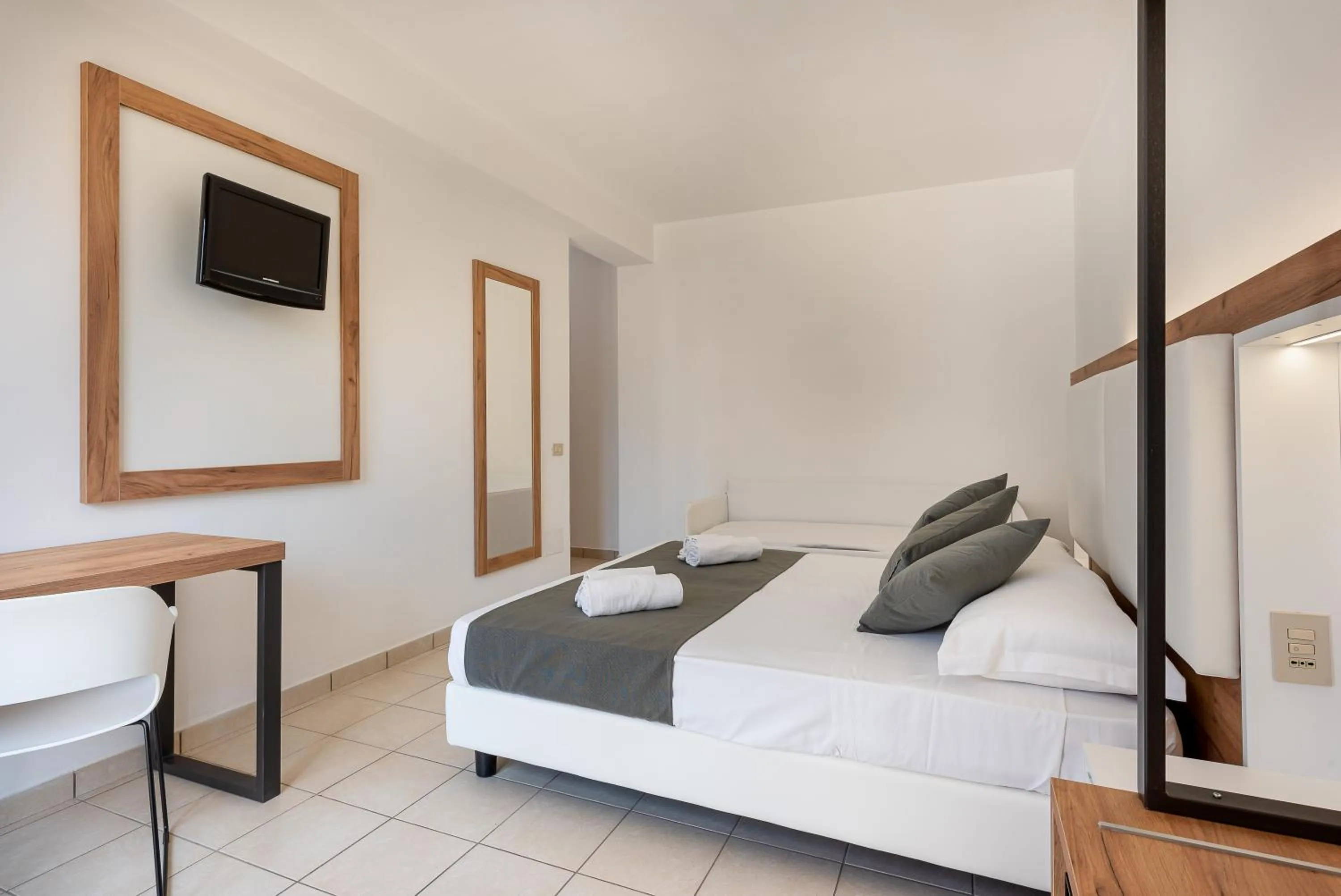 Bed in Hotel Al Paradise