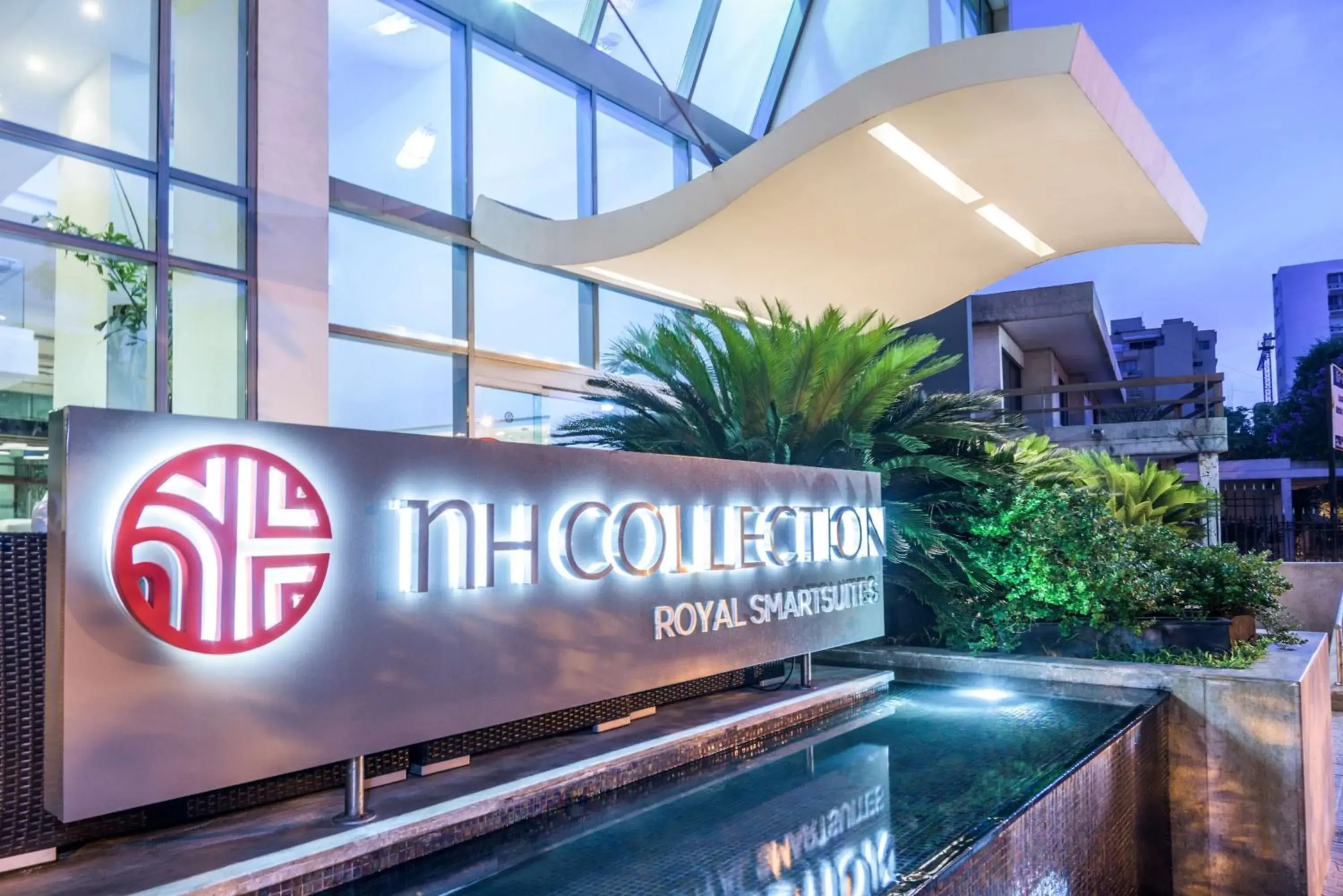 Property building in NH Collection Royal Smartsuites Property building in NH Collection Royal Smartsuites