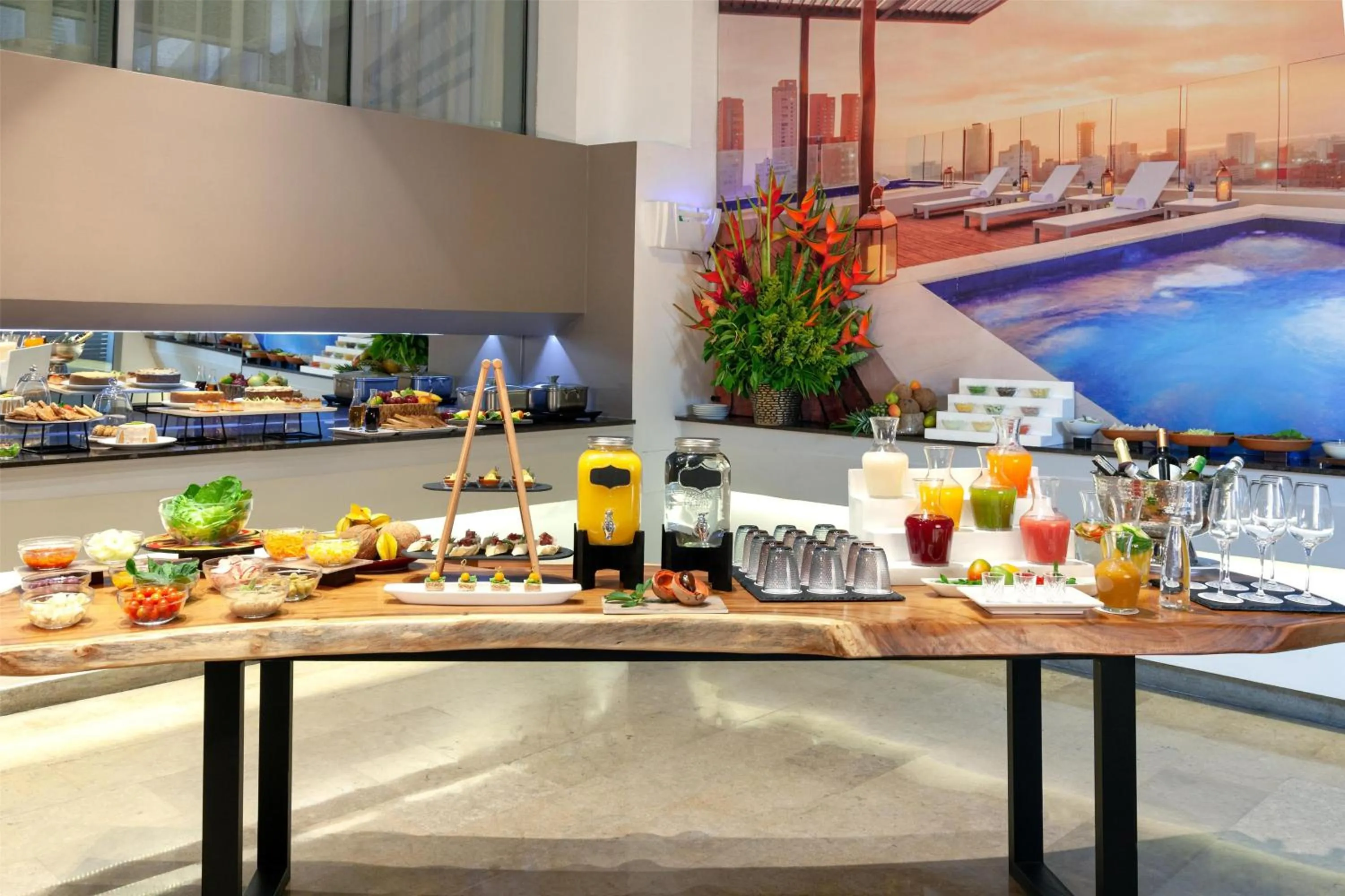 Food and drinks in NH Collection Royal Smartsuites