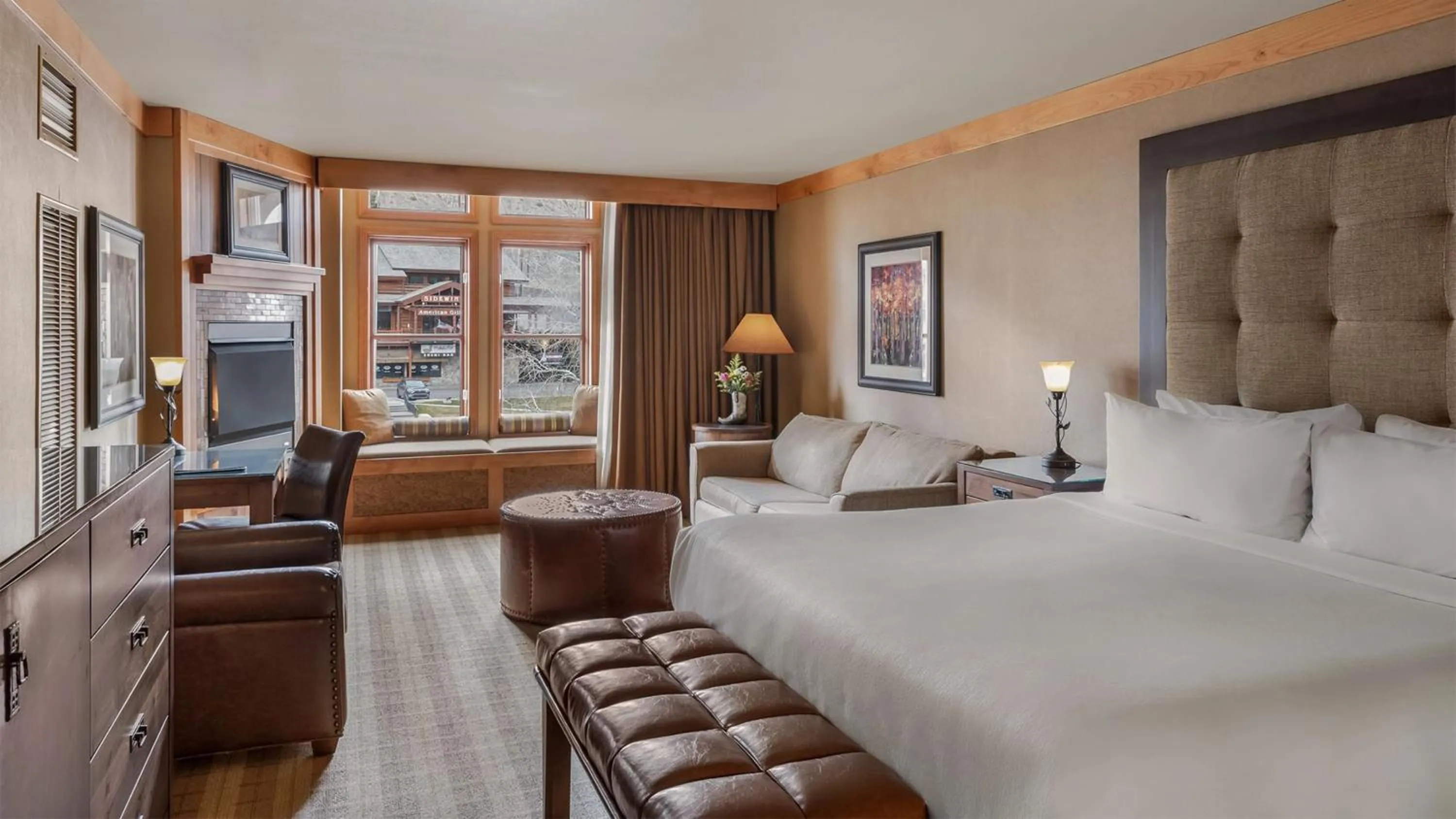 Bed in Wyoming Inn of Jackson Hole