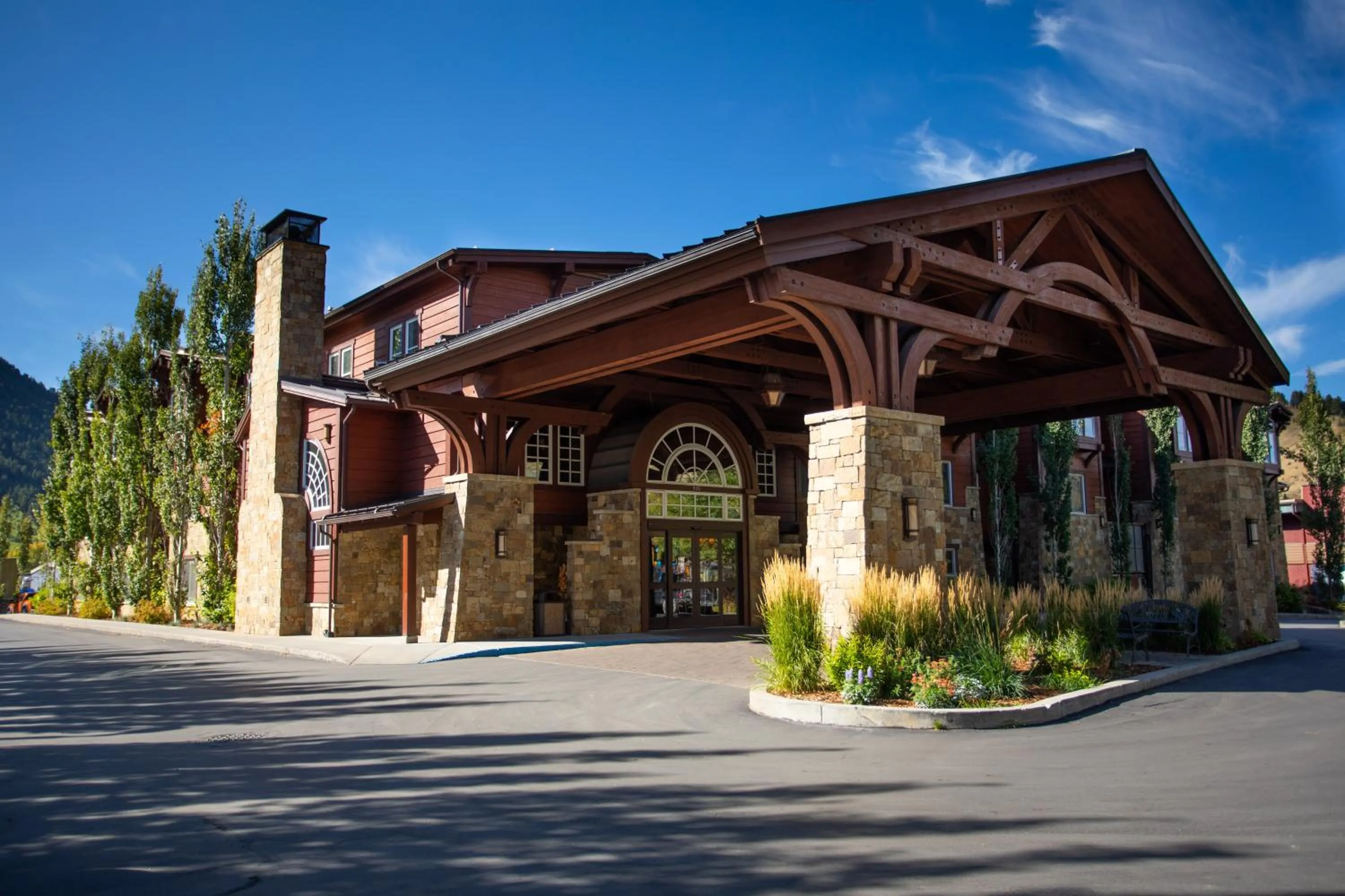 Facade/entrance in Wyoming Inn of Jackson Hole