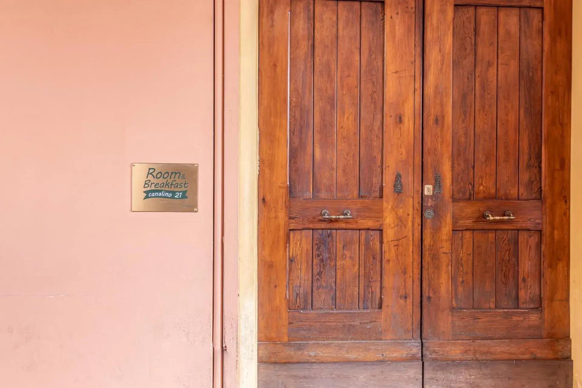 Standard Double Room with Shared Bathroom in Room & Breakfast Canalino 21 Standard Double Room with Shared Bathroom in Room & Breakfast Canalino 21