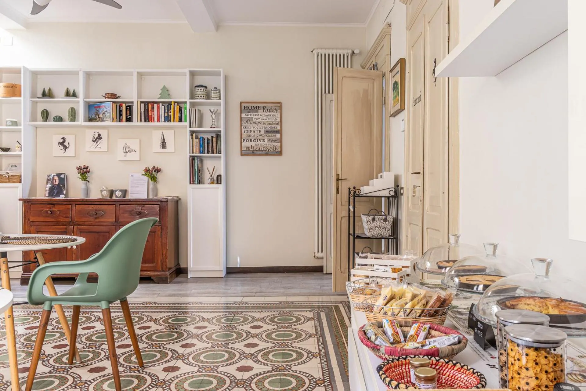 Communal lounge/ TV room in Room & Breakfast Canalino 21