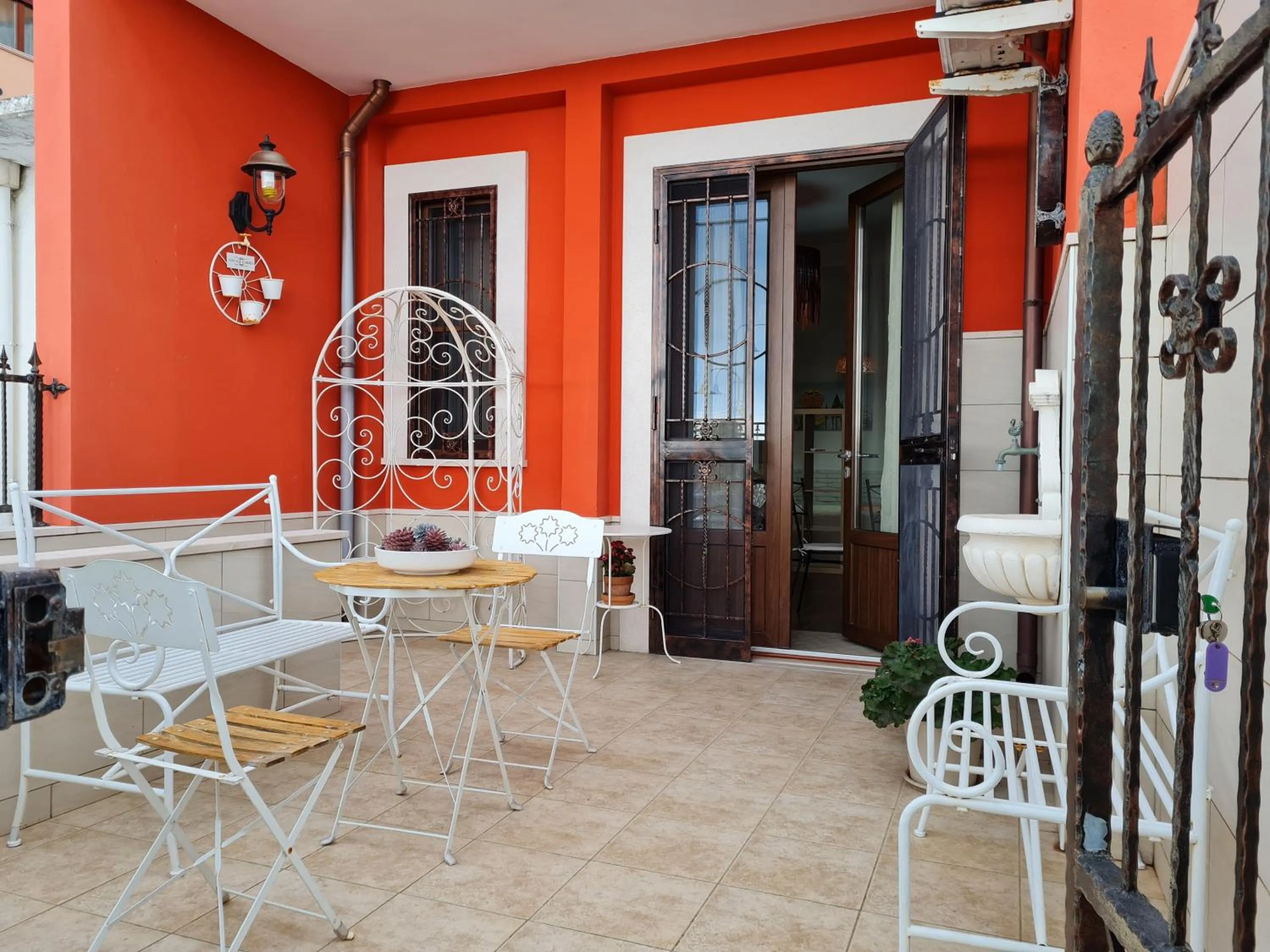 Facade/entrance in L'ISOLA AeR B&B