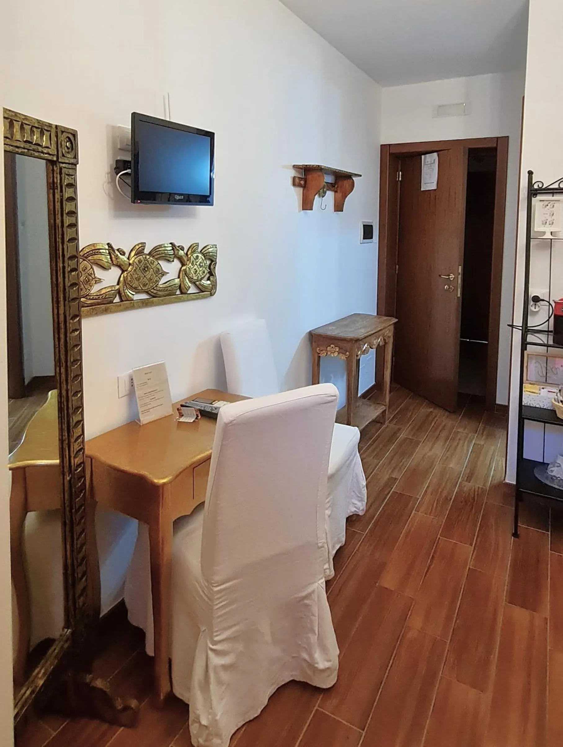 Photo of the whole room in L'ISOLA AeR B&B