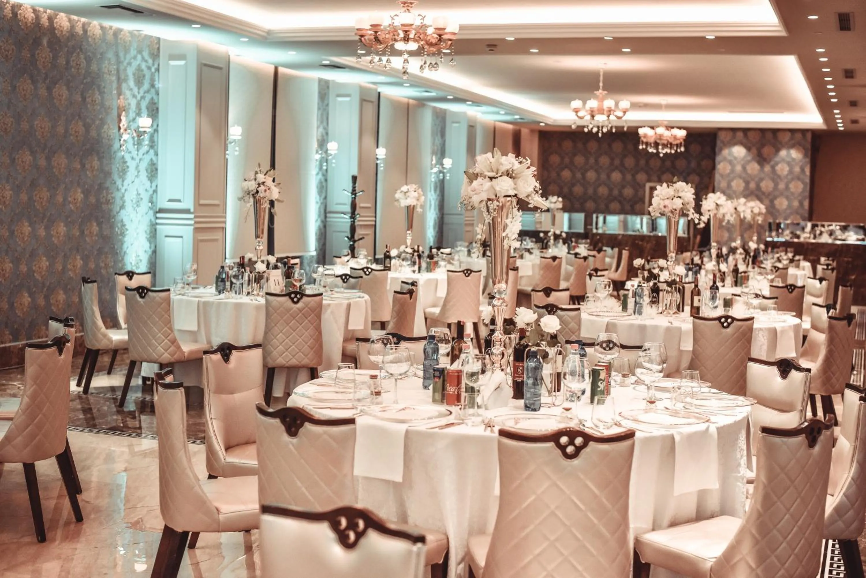 Restaurant/places to eat in Grand Blue Fafa Resort & SPA