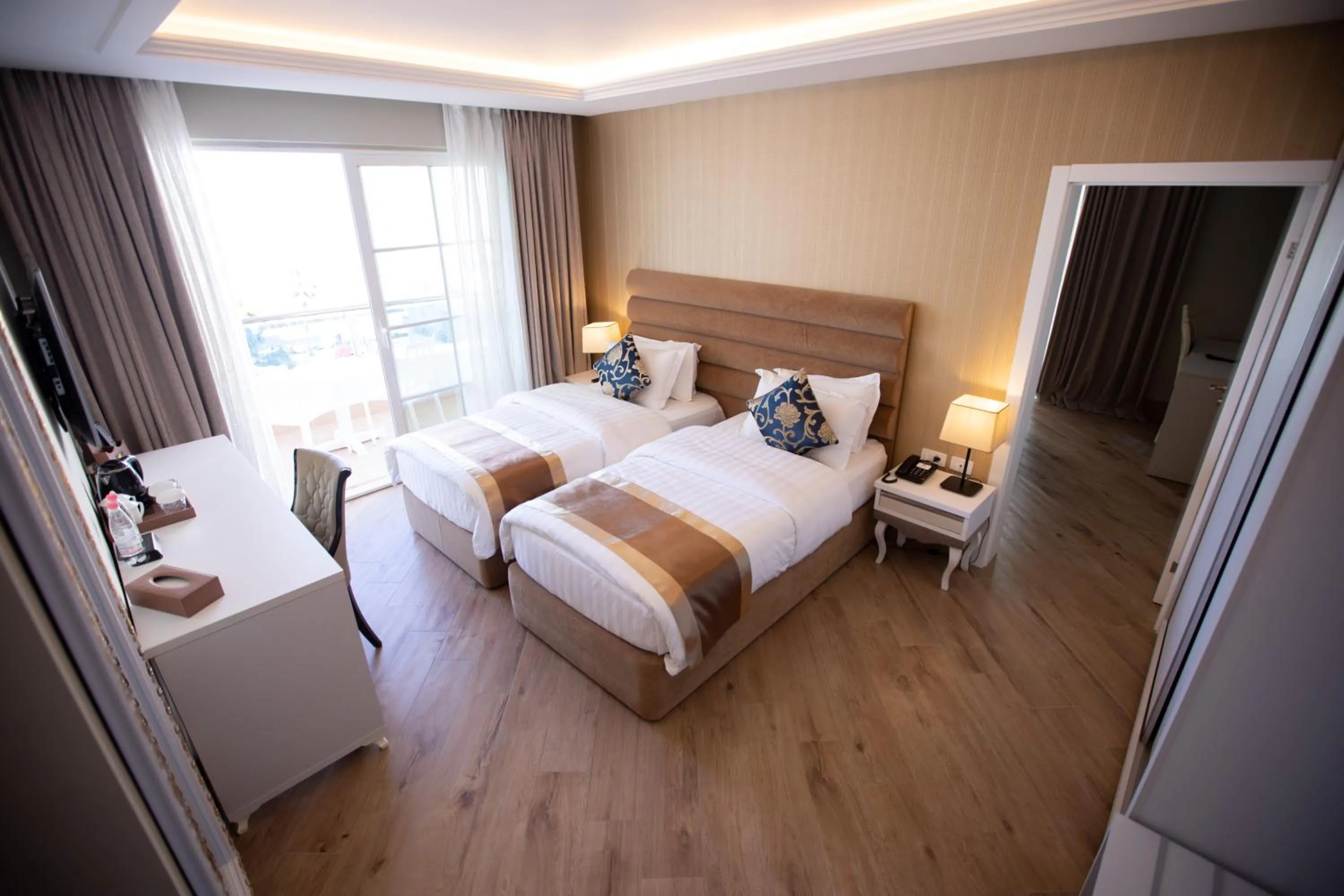 Grand Blue Fafa Resort & SPA