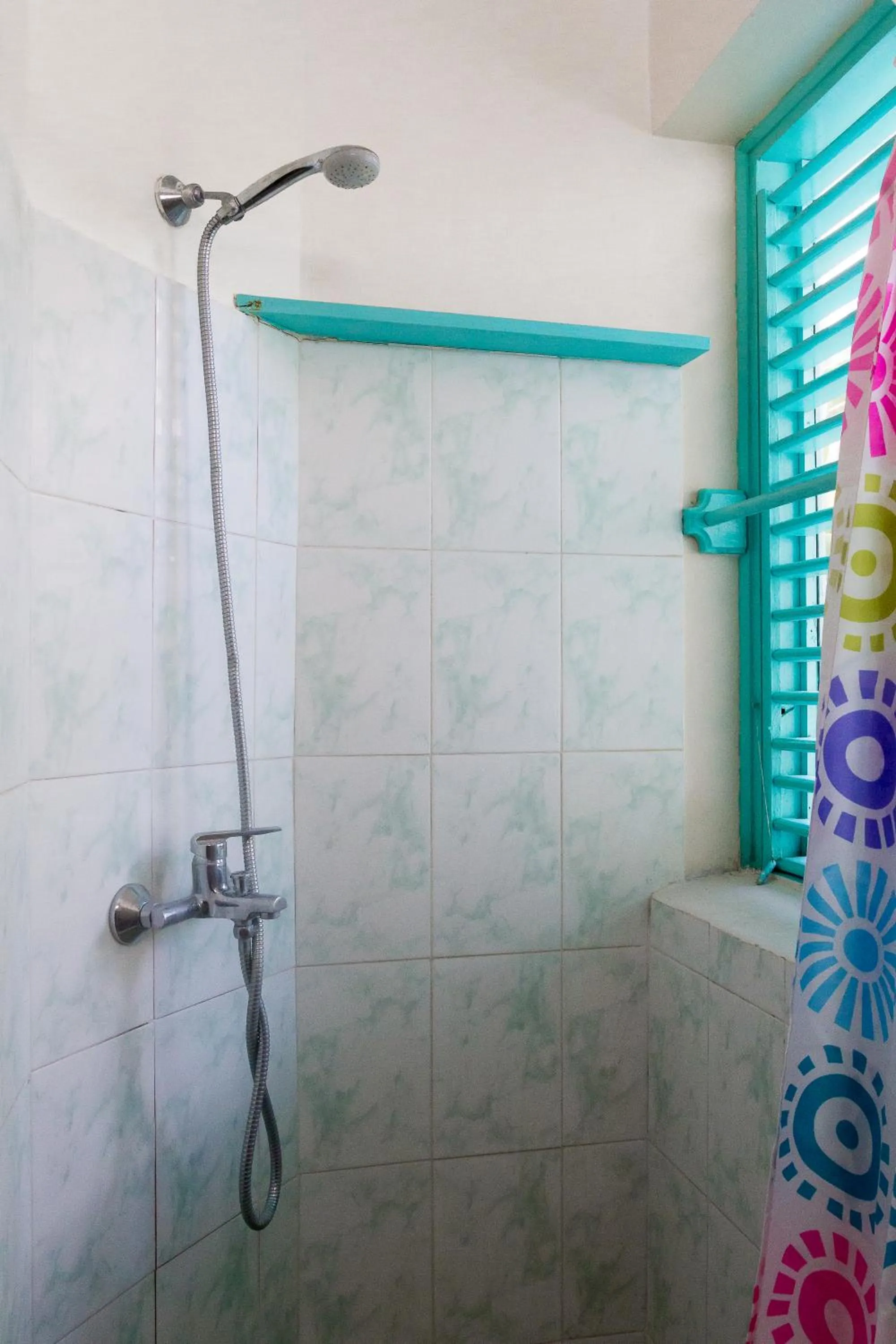 Shower in Hotel Playa Colibri