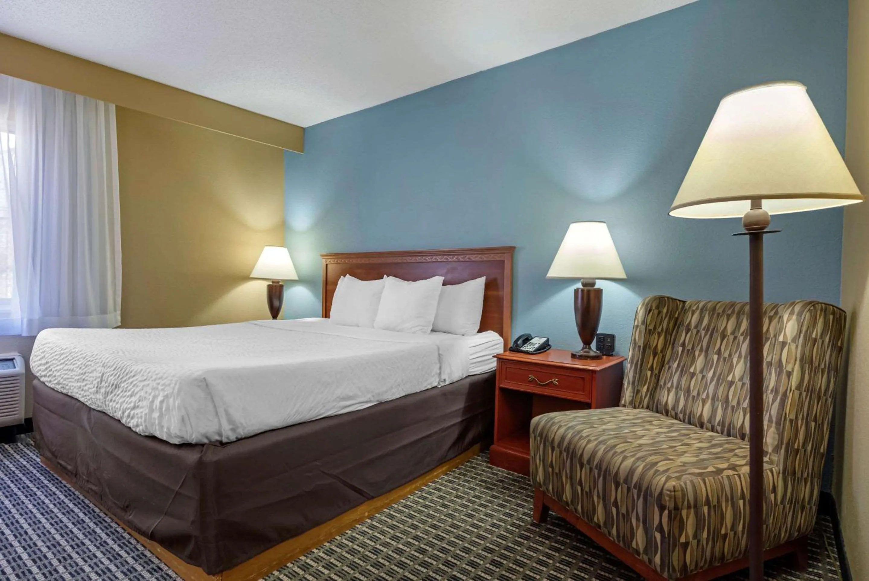 Photo of the whole room, Bed in Clarion Hotel Conference Center Lexington North