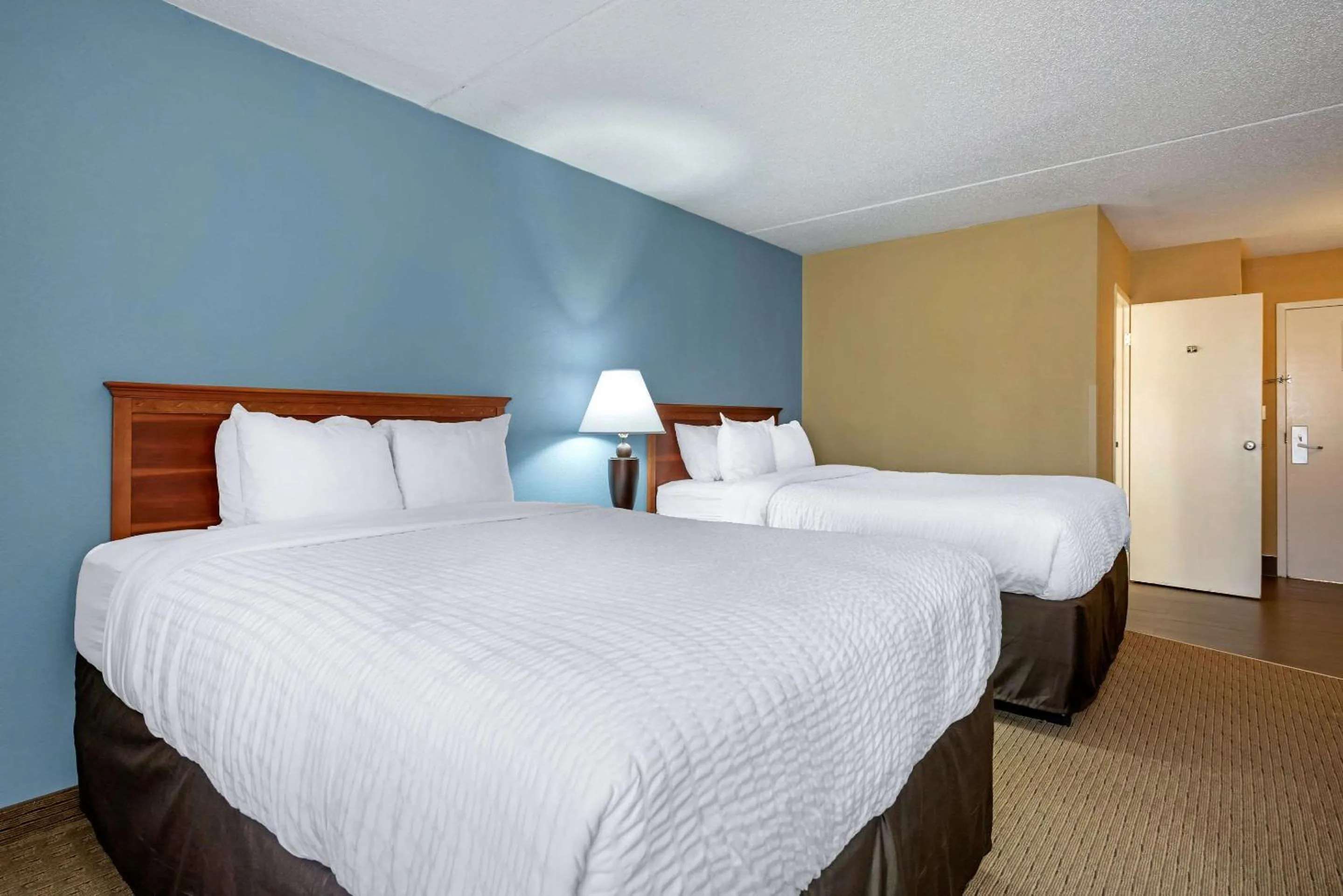 Photo of the whole room, Bed in Clarion Hotel Conference Center Lexington North