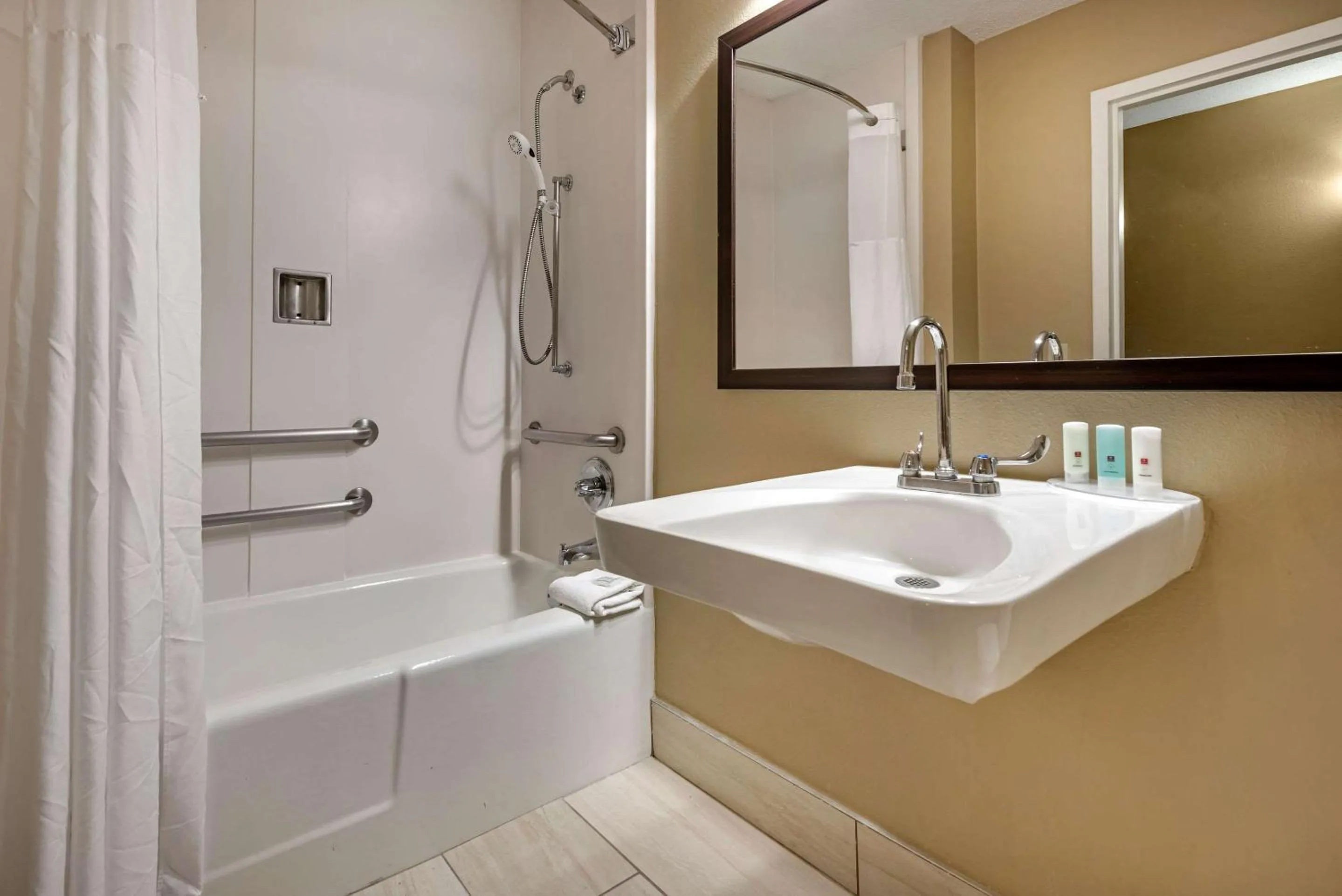 Bathroom in Clarion Hotel Conference Center Lexington North