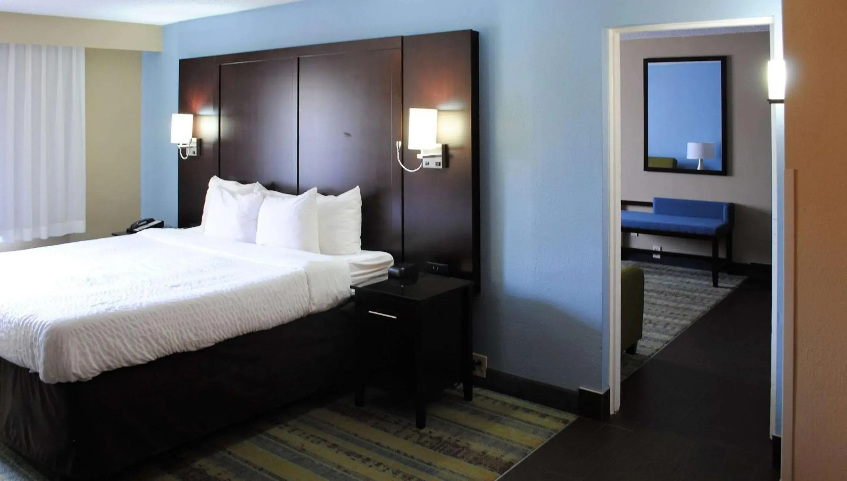 Photo of the whole room, Bed in Clarion Hotel Conference Center Lexington North Photo of the whole room, Bed in Clarion Hotel Conference Center Lexington North