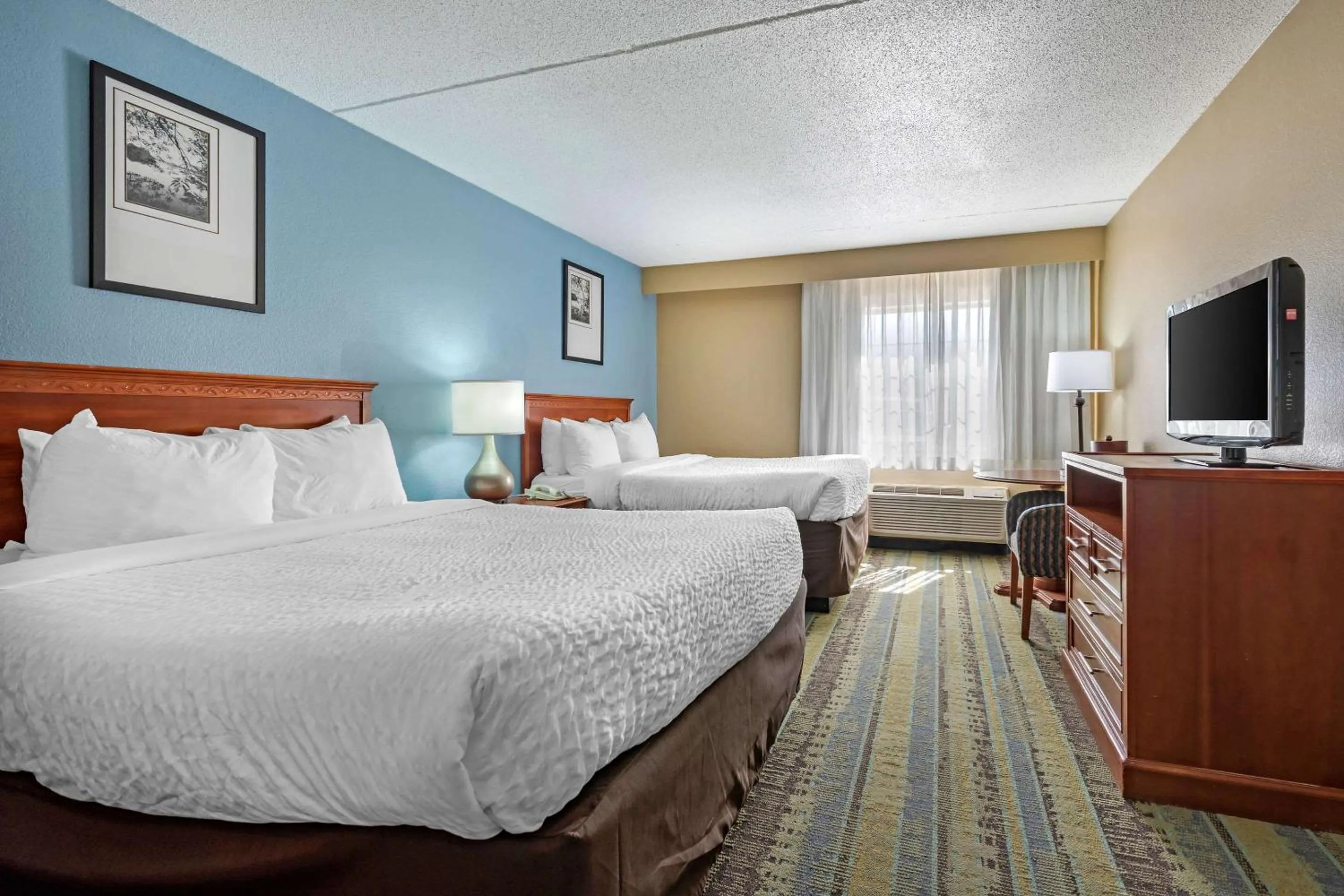 Photo of the whole room, Bed in Clarion Hotel Conference Center Lexington North